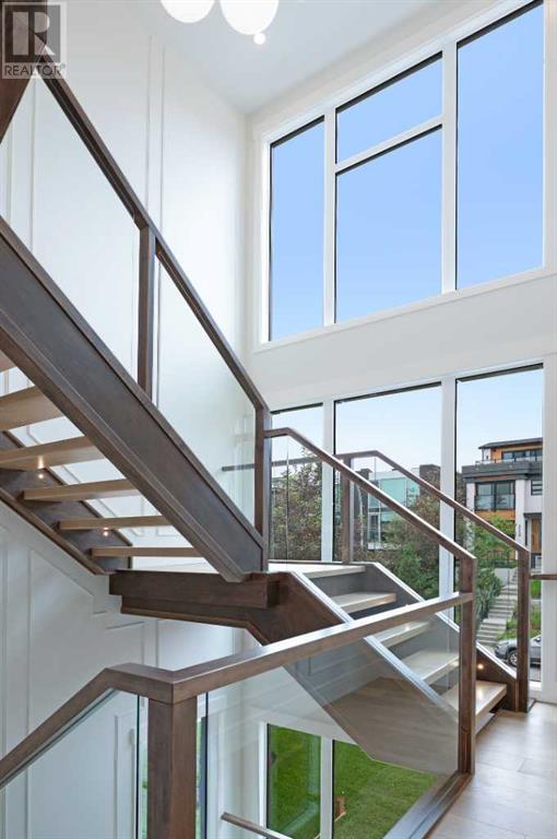 Property at 2122 29 Avenue SW image 3