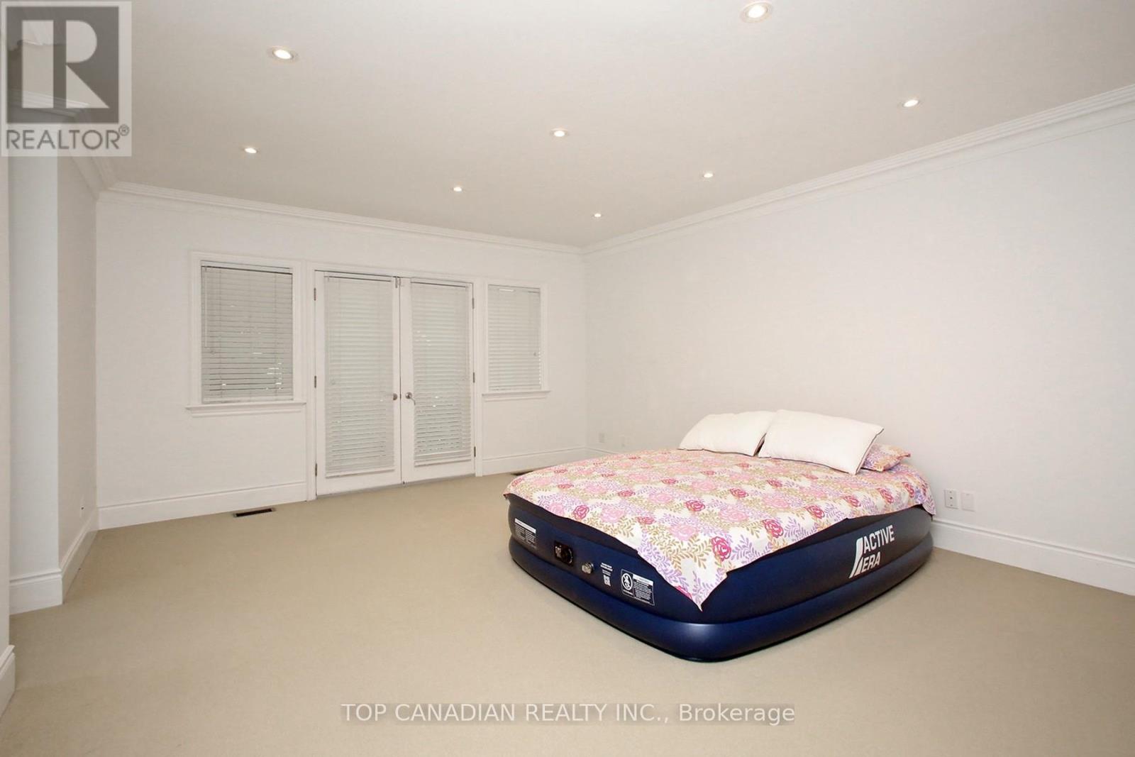 374 Glengarry Avenue, Toronto, Ontario  M5M 1E8 - Photo 16 - C12224535