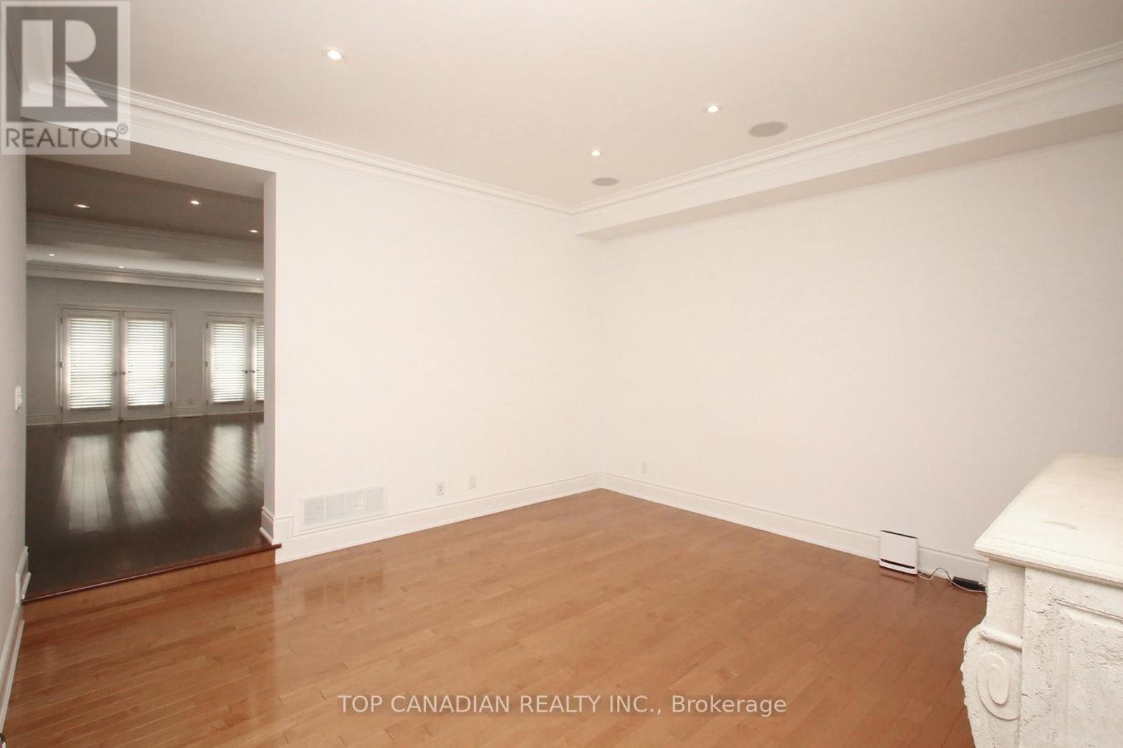 374 Glengarry Avenue, Toronto, Ontario  M5M 1E8 - Photo 15 - C12224535