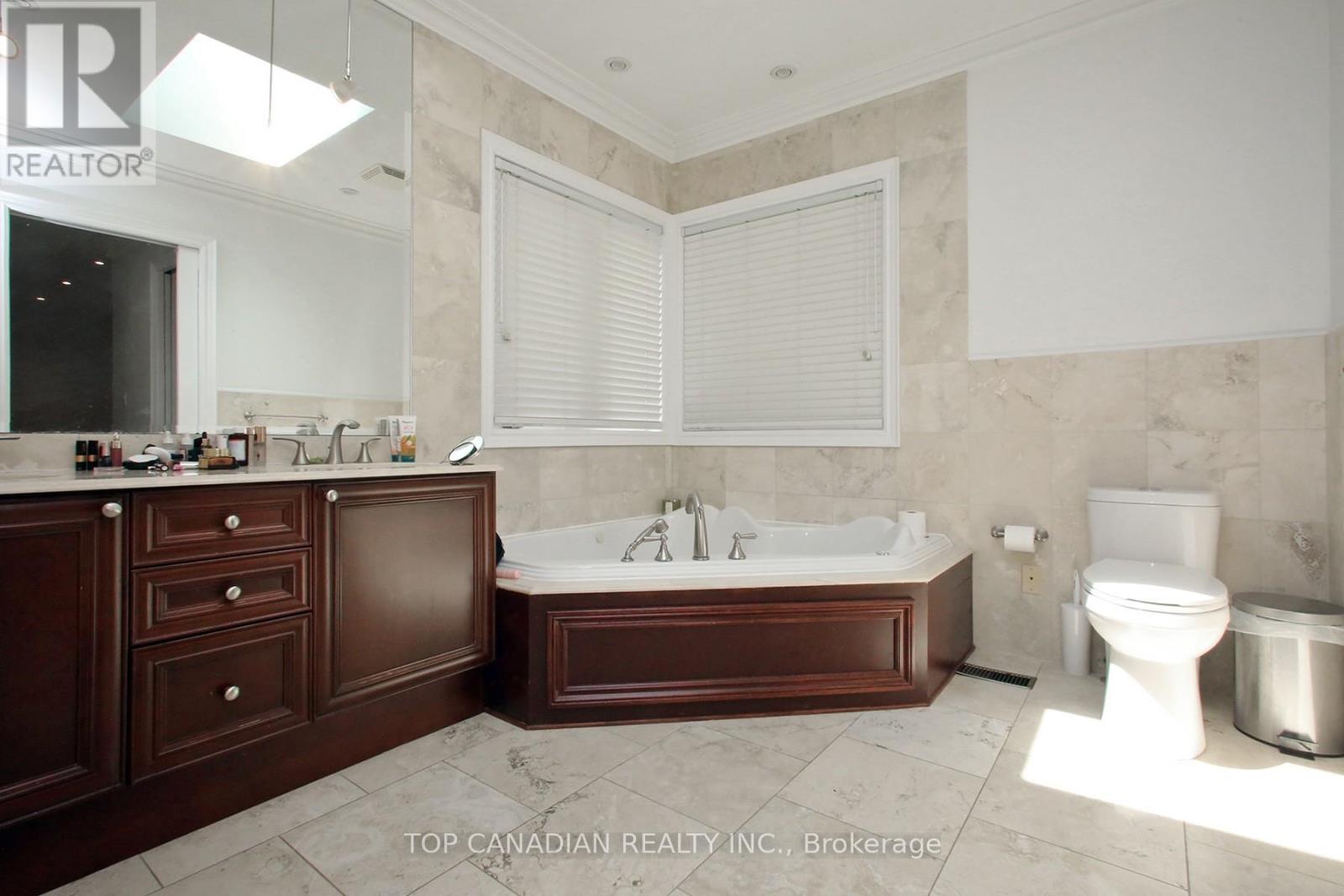 374 Glengarry Avenue, Toronto, Ontario  M5M 1E8 - Photo 19 - C12224535