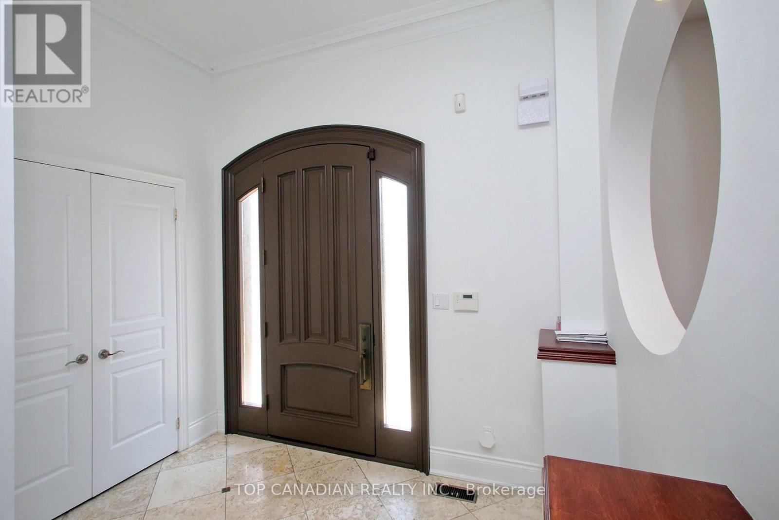 374 Glengarry Avenue, Toronto, Ontario  M5M 1E8 - Photo 4 - C12224535