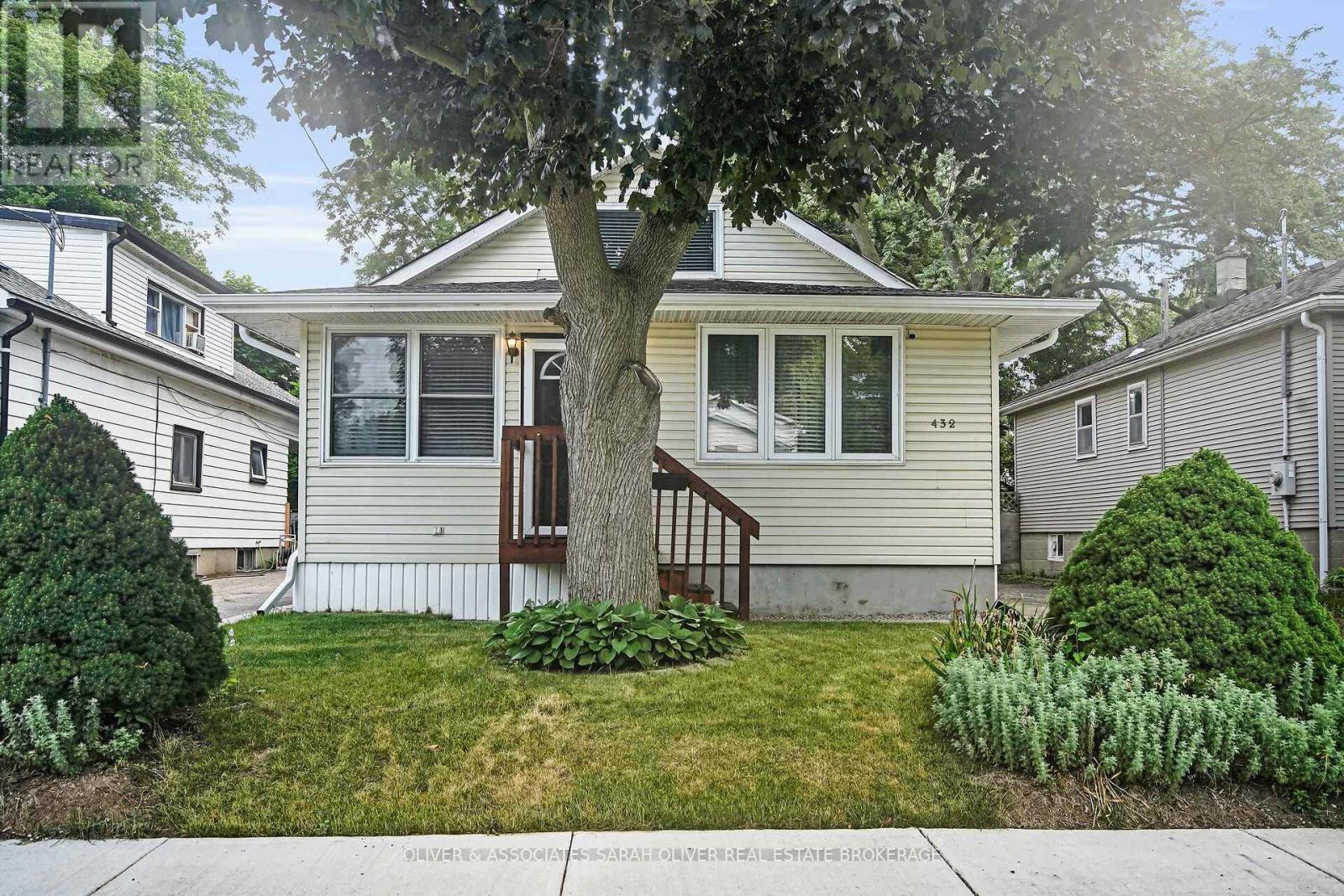 432 Spruce Street, London East, Ontario  N5W 4P3 - Photo 2 - X12283076