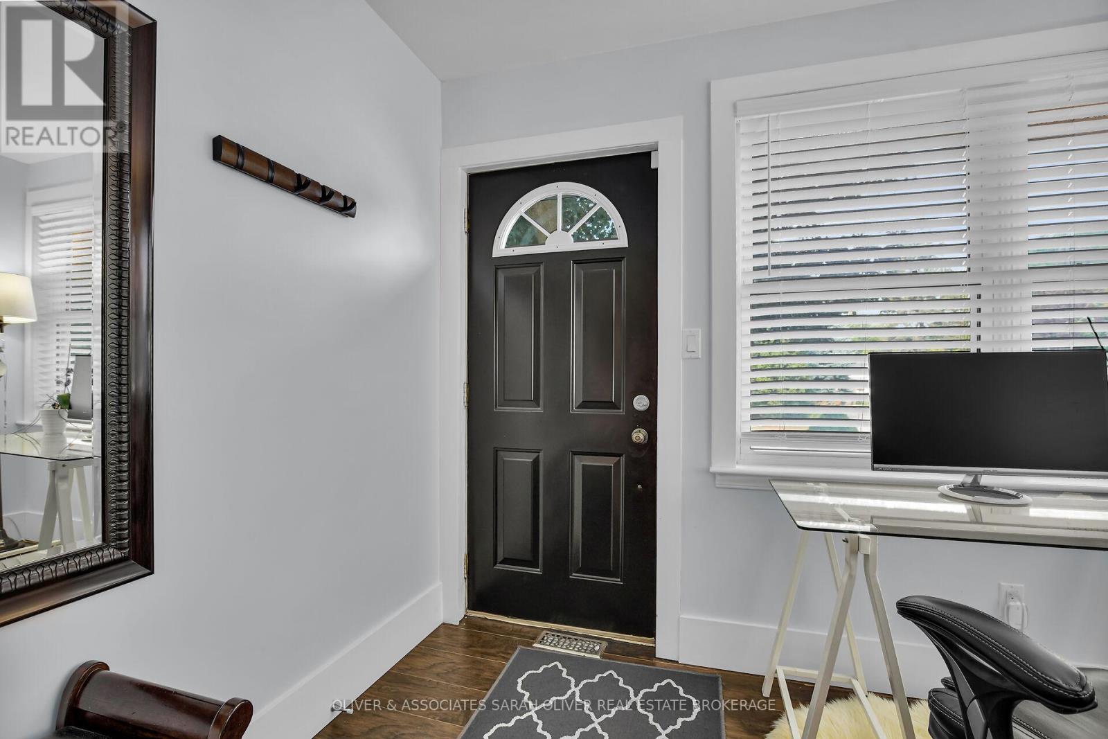 432 Spruce Street, London East, Ontario  N5W 4P3 - Photo 4 - X12283076