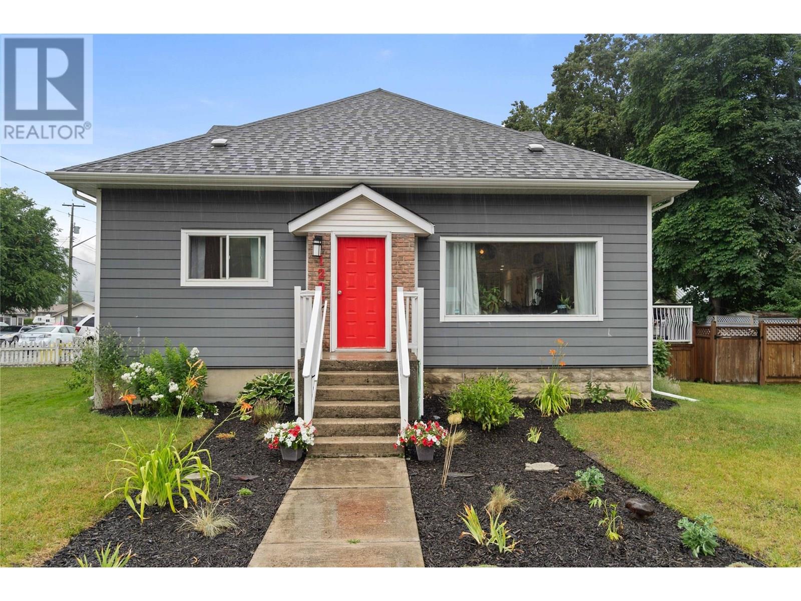 1207 George Street, Enderby, British Columbia