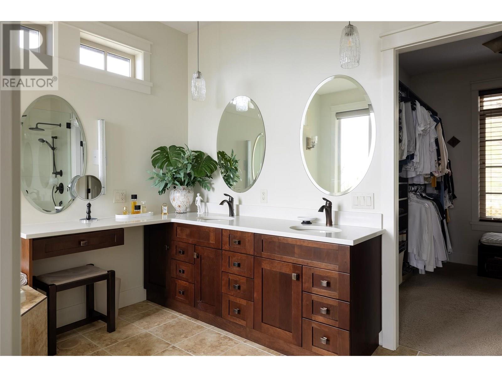 Property at 120 Vineyard Way image 4