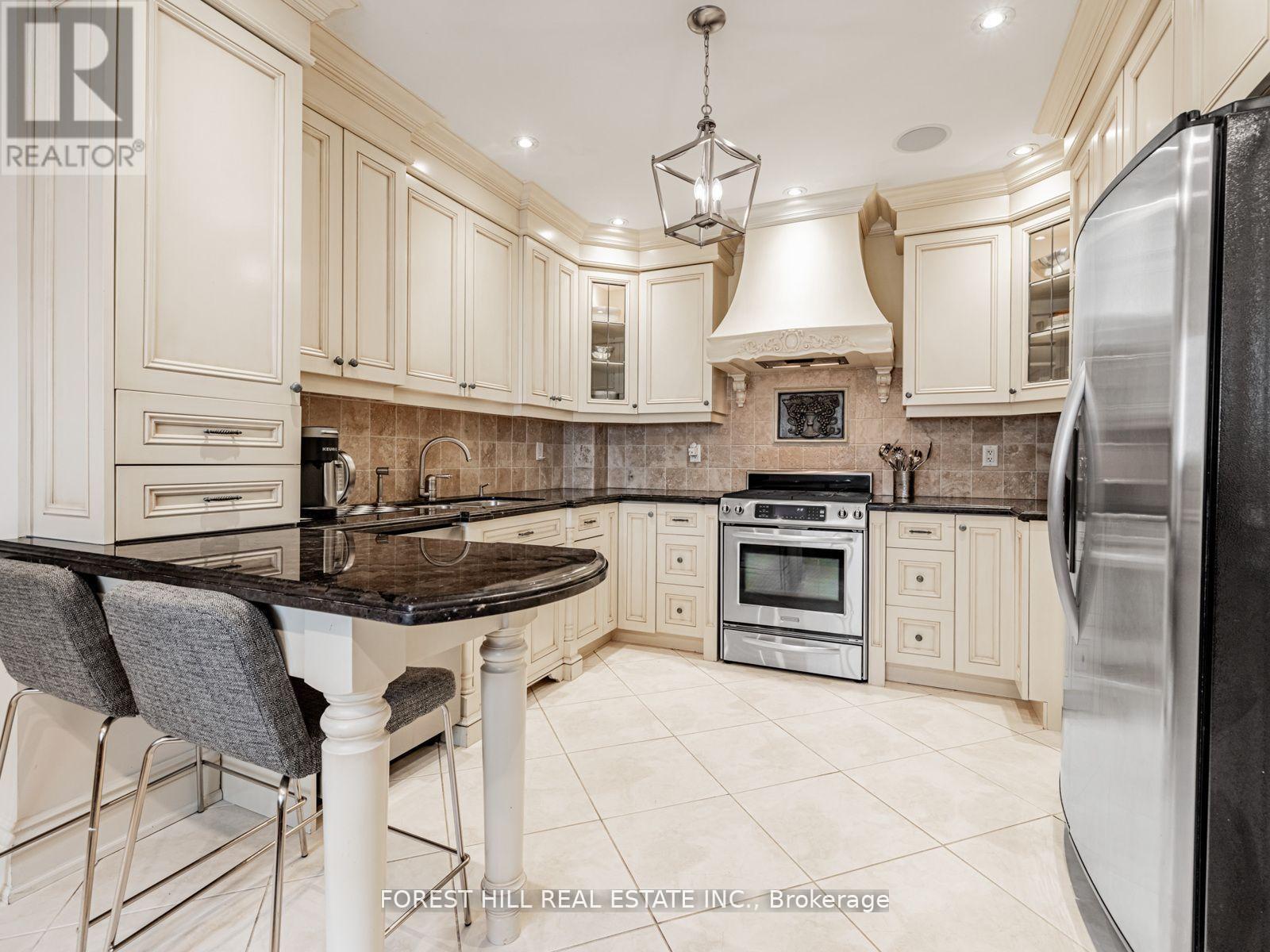 31 Latimer Avenue, Toronto, Ontario  M5N 2M1 - Photo 14 - C12282838