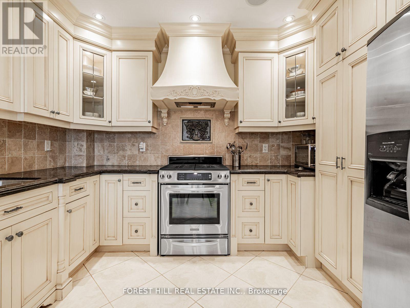 31 Latimer Avenue, Toronto, Ontario  M5N 2M1 - Photo 15 - C12282838