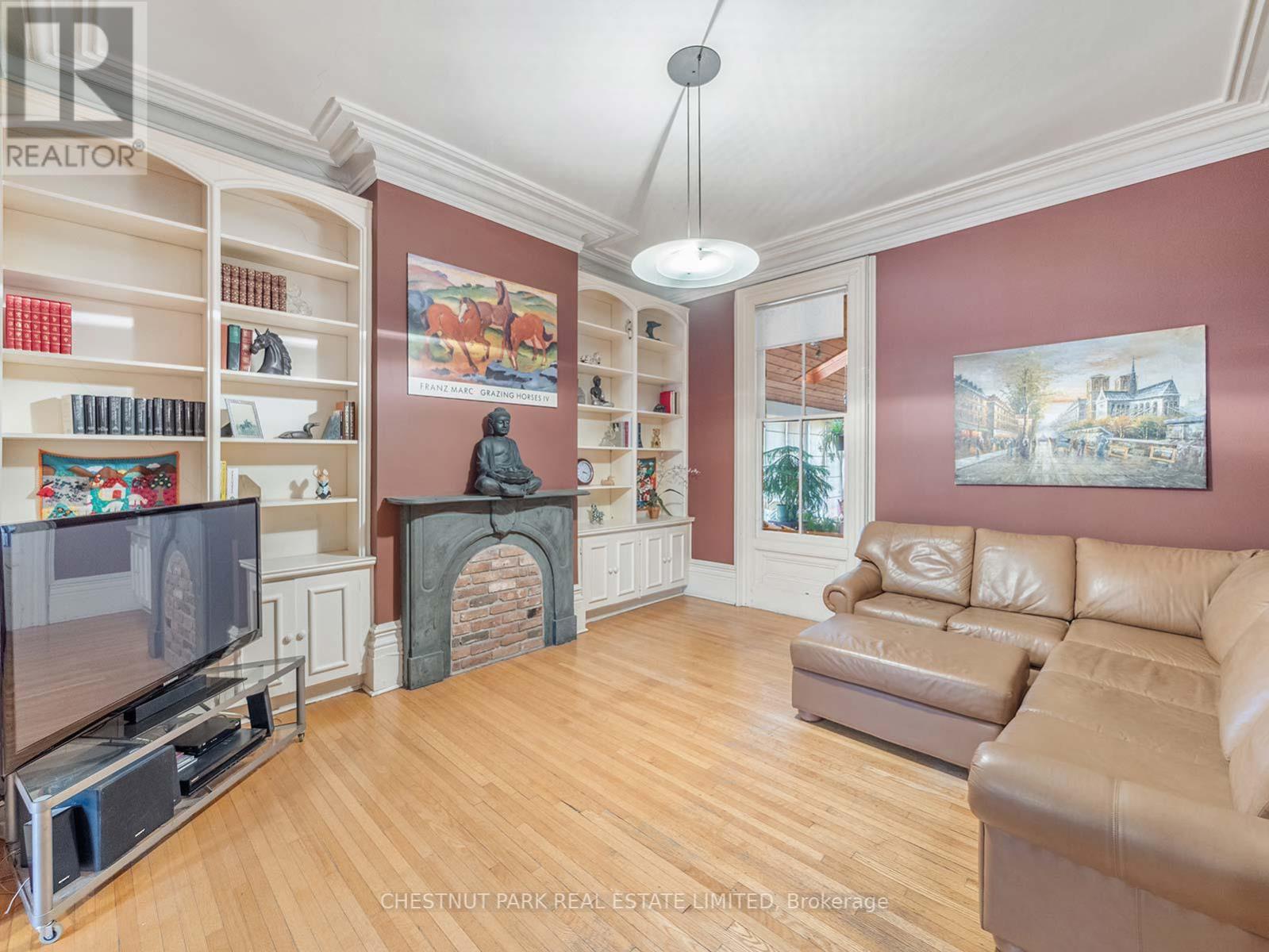 126 Seaton Street, Toronto, Ontario  M5A 2T3 - Photo 9 - C12282870