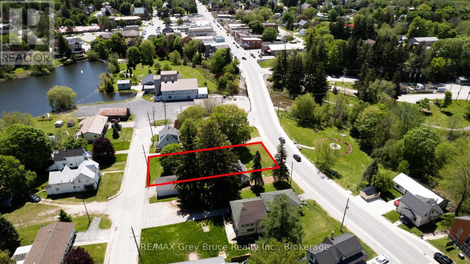 37 1st Avenue N, Arran-Elderslie, Ontario  N0G 1L0 - Photo 2 - X12282960