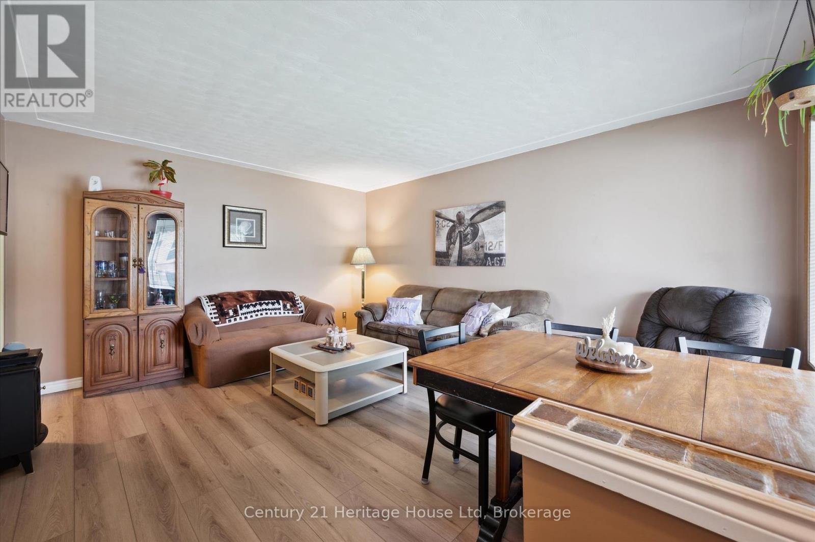 131 Waverley Drive, Guelph, Ontario  N1E 1H1 - Photo 9 - X12282992