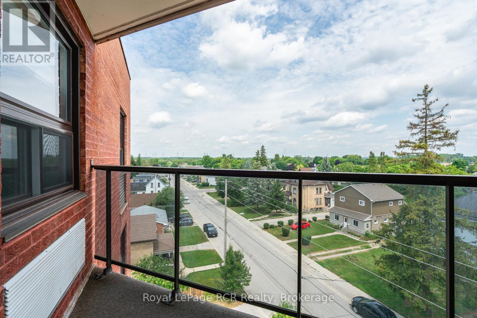 606 - 536 11th Avenue, Hanover, Ontario  N4N 2S4 - Photo 13 - X12283074