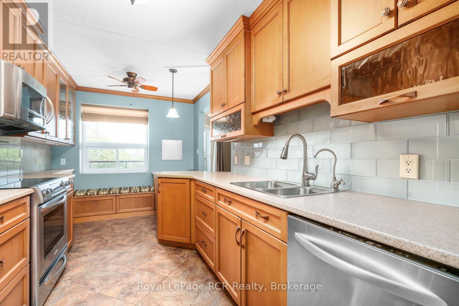 606 - 536 11th Avenue, Hanover, Ontario  N4N 2S4 - Photo 16 - X12283074