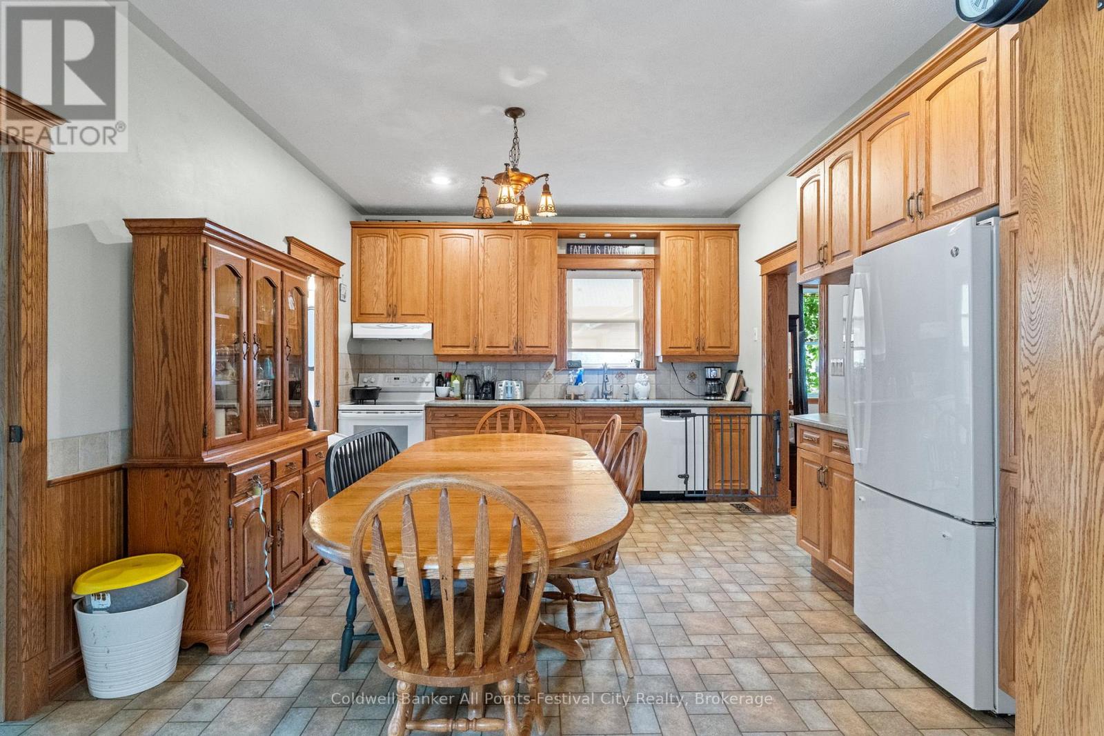 514 Alice Street, North Huron, Ontario  N0G 2W0 - Photo 11 - X12283077