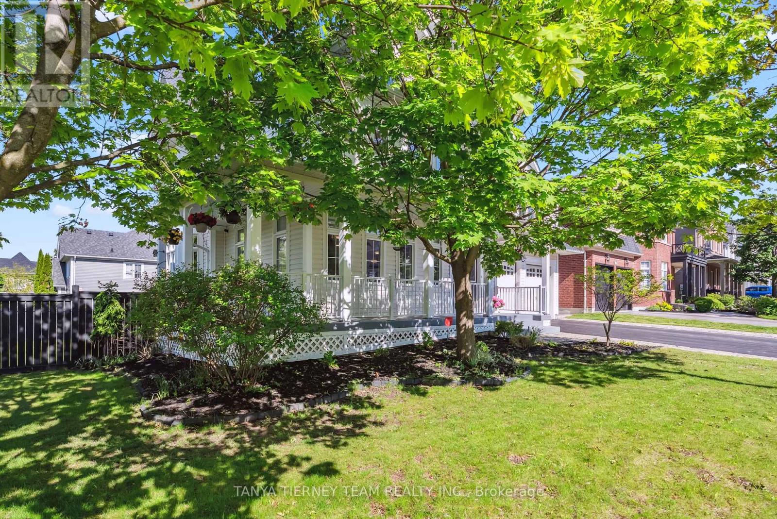 Property at 21 RAINBOW CRESCENT image 3