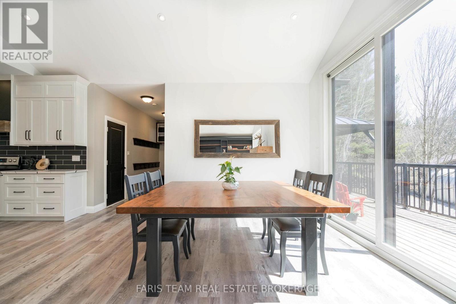 151 Mount Saint Louis Road E, Oro-Medonte, Ontario  L0K 1E0 - Photo 11 - S12282826