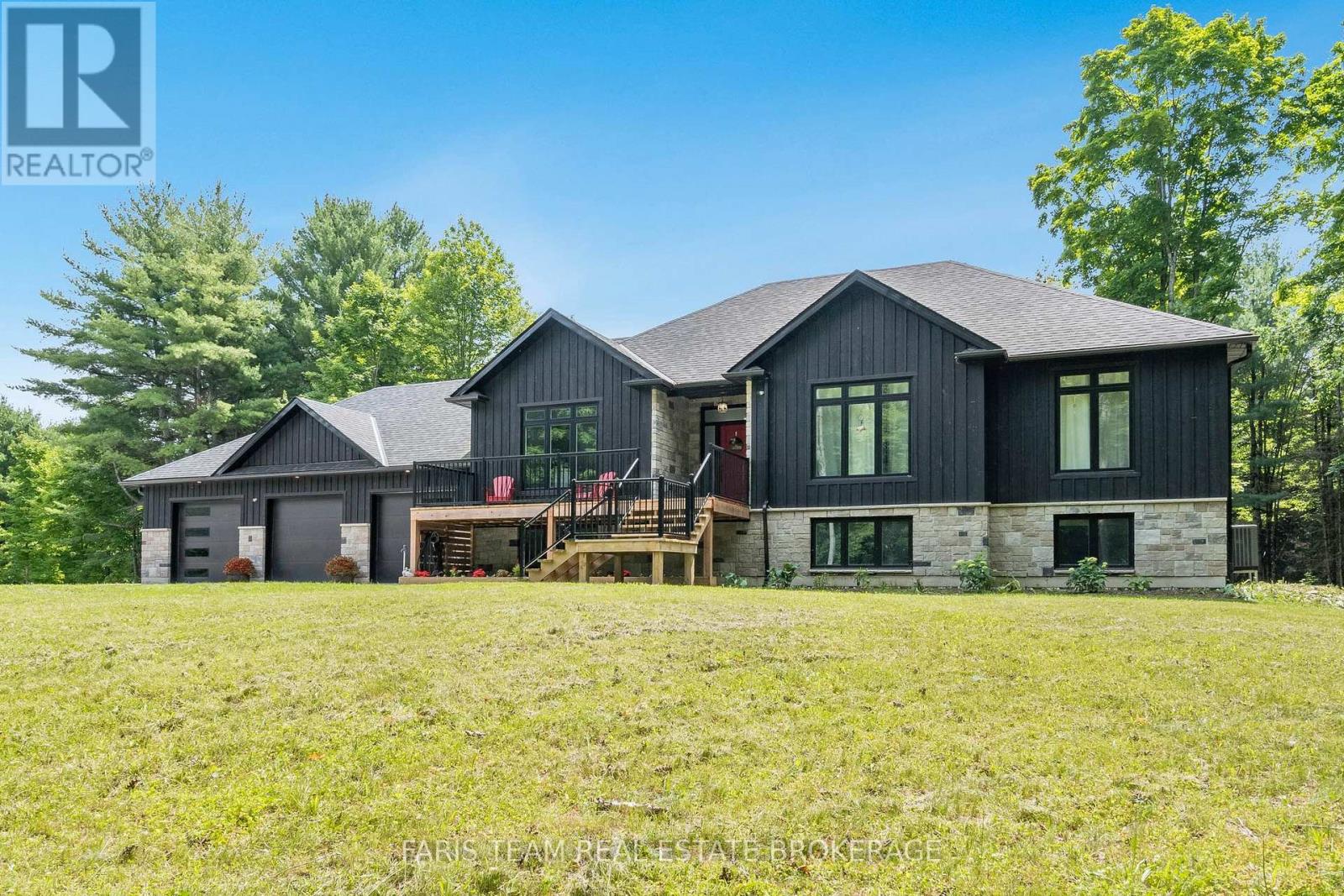 151 Mount Saint Louis Road E, Oro-Medonte, Ontario  L0K 1E0 - Photo 3 - S12282826