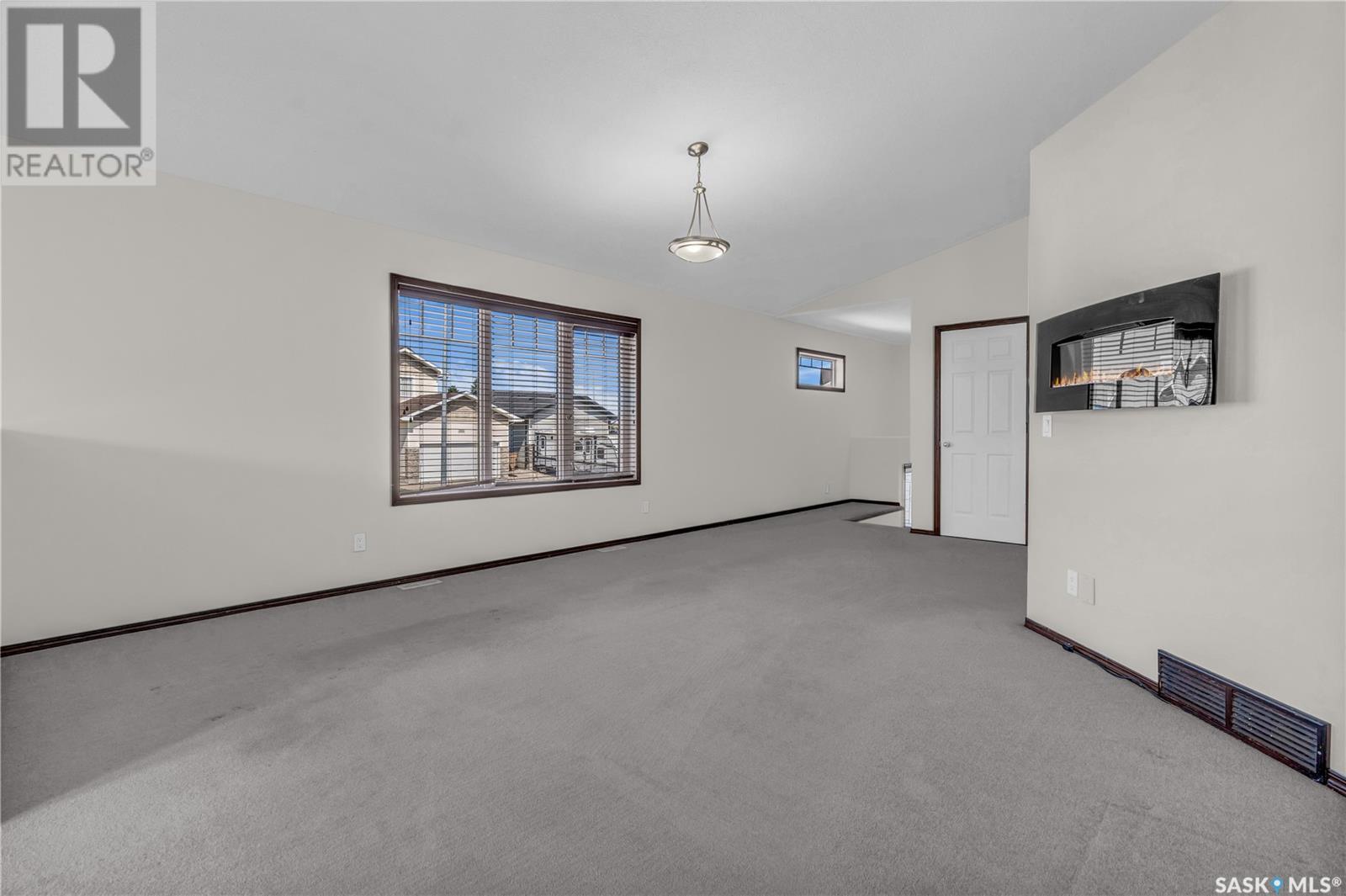 Property at 3481 MACLACHLAN CRESCENT image 4