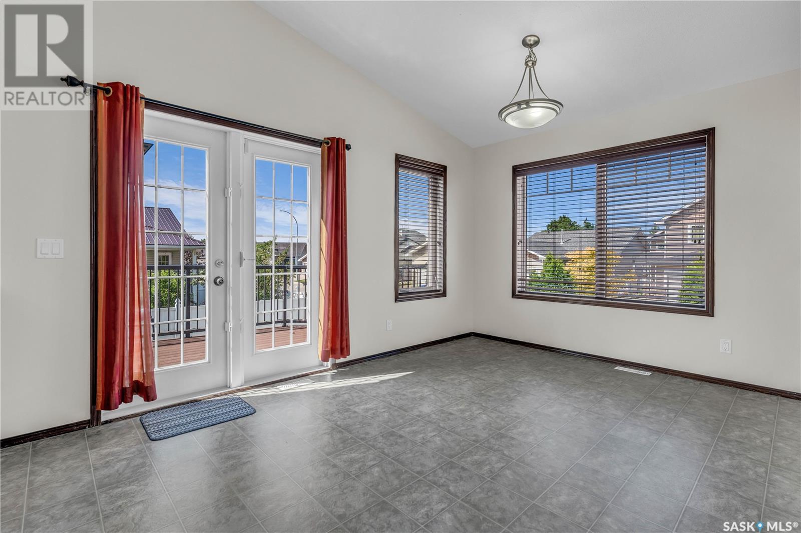 3481 Maclachlan Crescent, Regina, Saskatchewan  S4R 8V2 - Photo 6 - SK012475