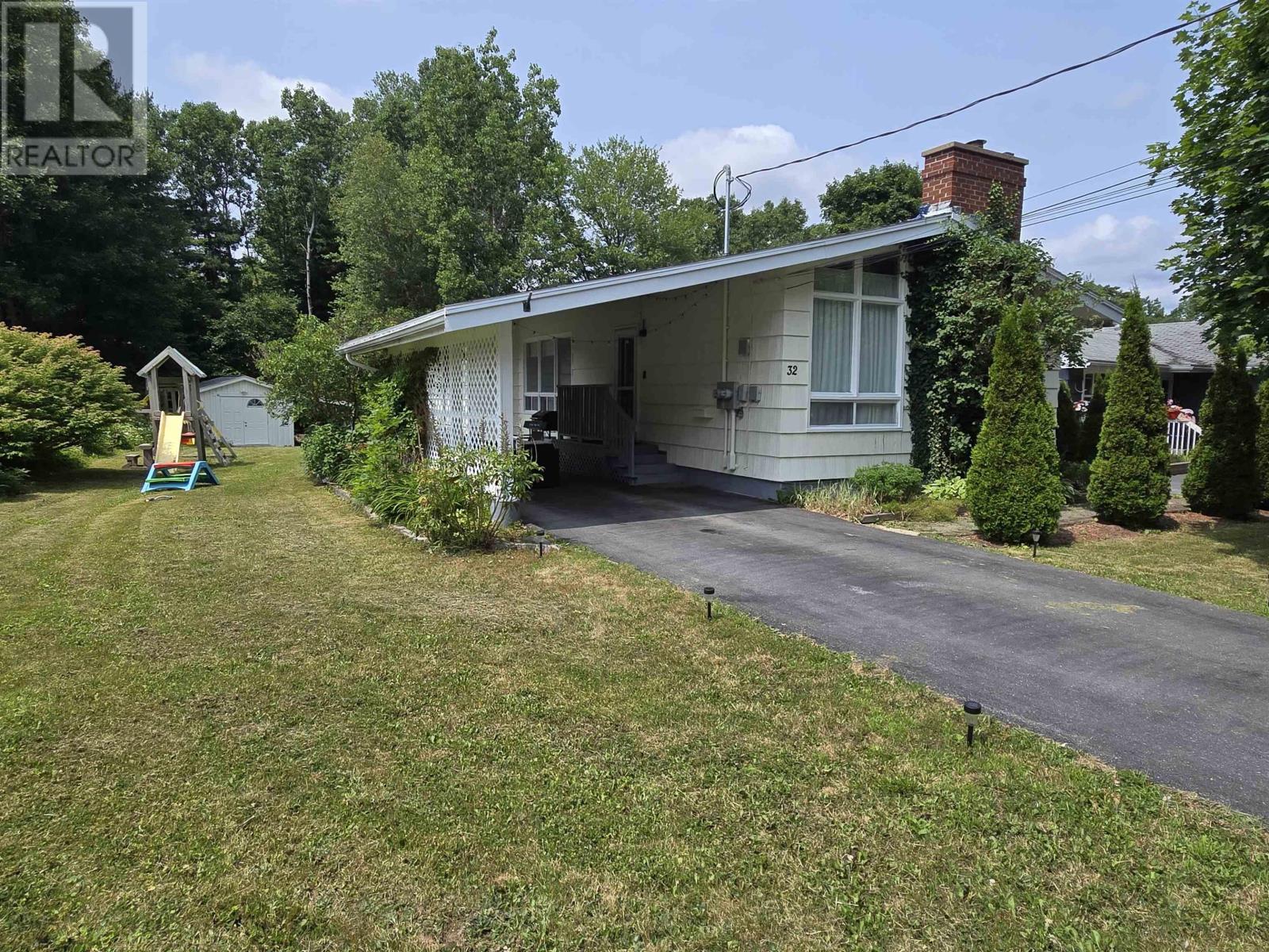Property at 32 Murray Drive image 4