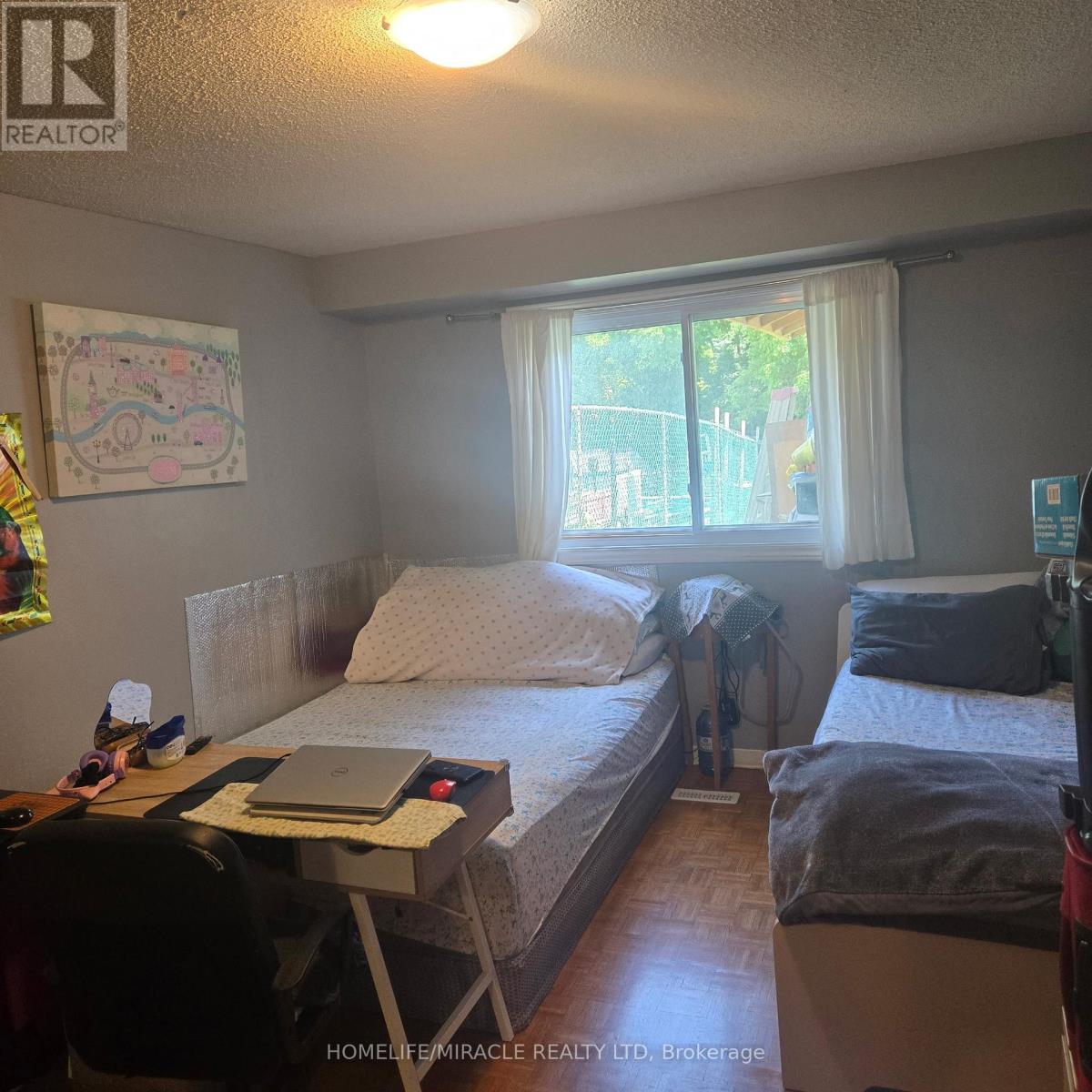 9 Talbot Street, Brampton (Brampton West), Ontario  L6X 2P4 - Photo 14 - W12282817