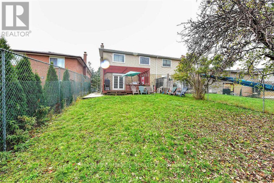 9 Talbot Street, Brampton (Brampton West), Ontario  L6X 2P4 - Photo 17 - W12282817