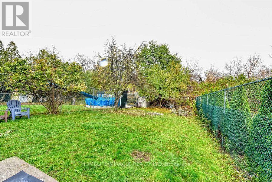 9 Talbot Street, Brampton (Brampton West), Ontario  L6X 2P4 - Photo 19 - W12282817