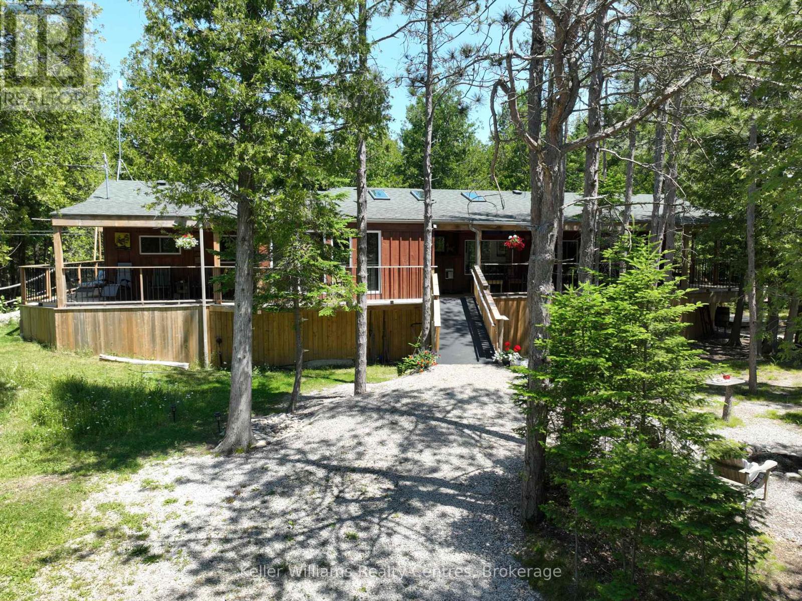 292 Whiskey Harbour Road, Northern Bruce Peninsula, Ontario  N0H 2T0 - Photo 3 - X12271482