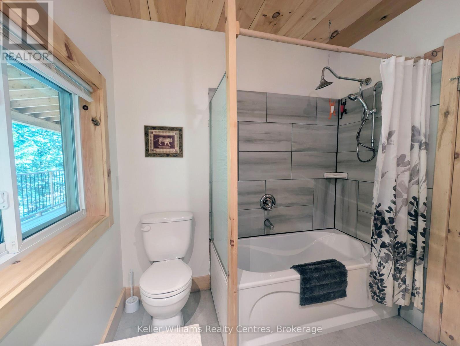 292 Whiskey Harbour Road, Northern Bruce Peninsula, Ontario  N0H 2T0 - Photo 40 - X12271482