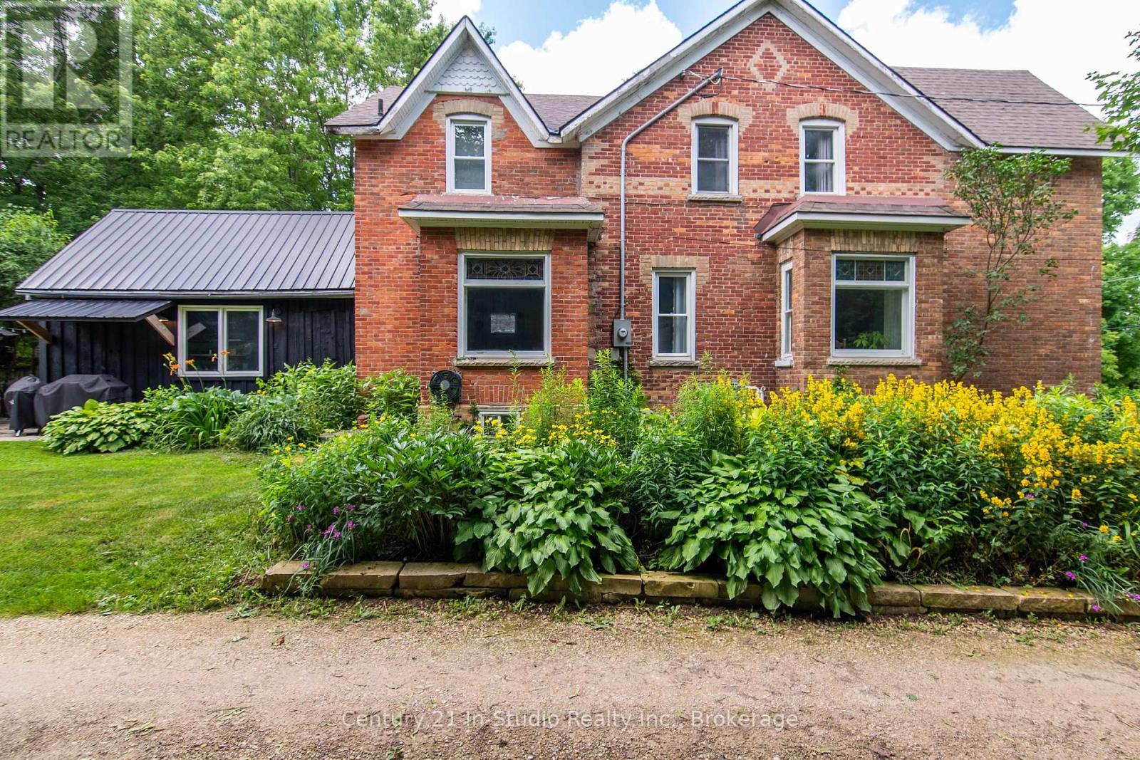 16 Peter Street, Grey Highlands, Ontario  N0C 1E0 - Photo 1 - X12276278