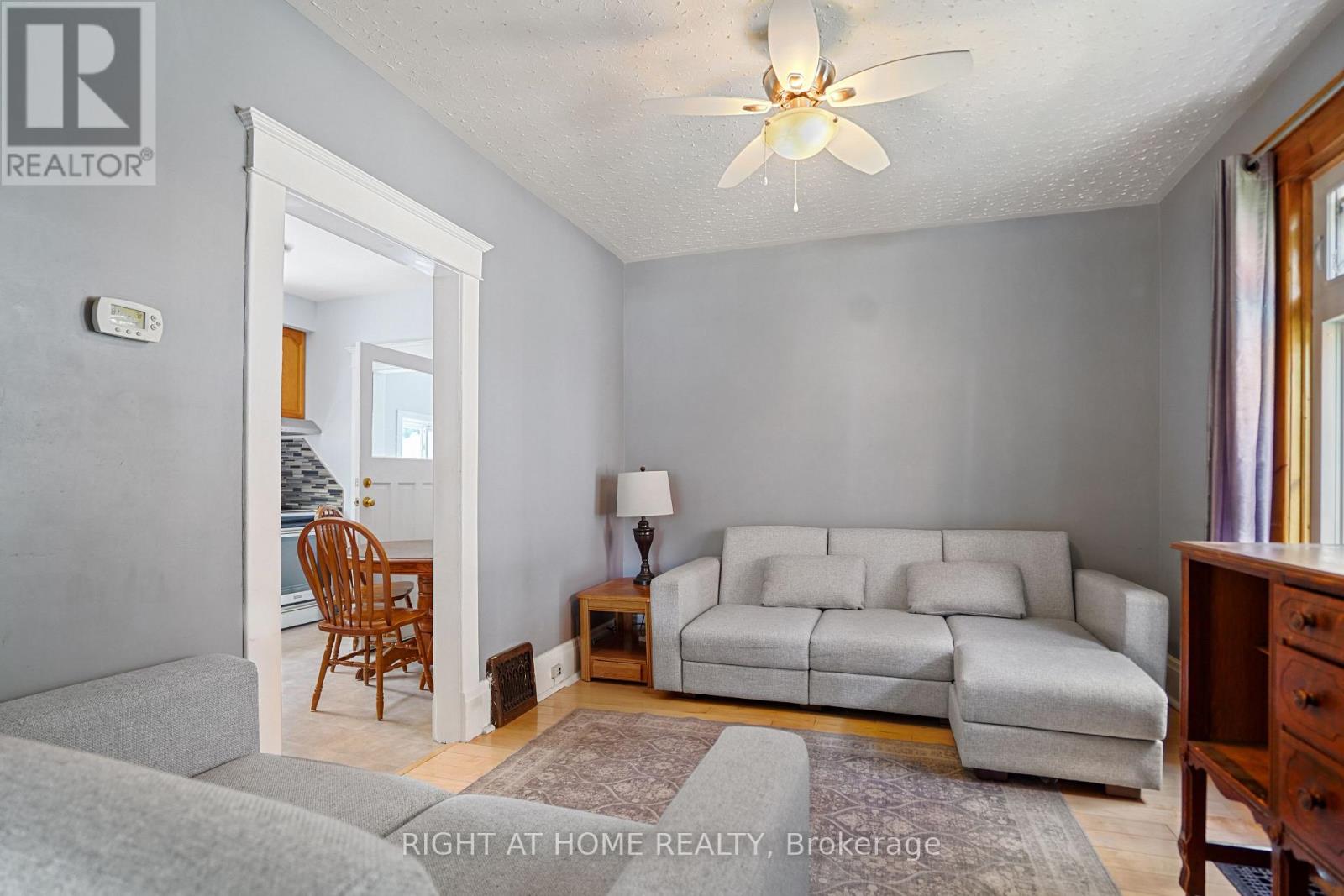 Property at 58 PANDORA AVENUE N image 4