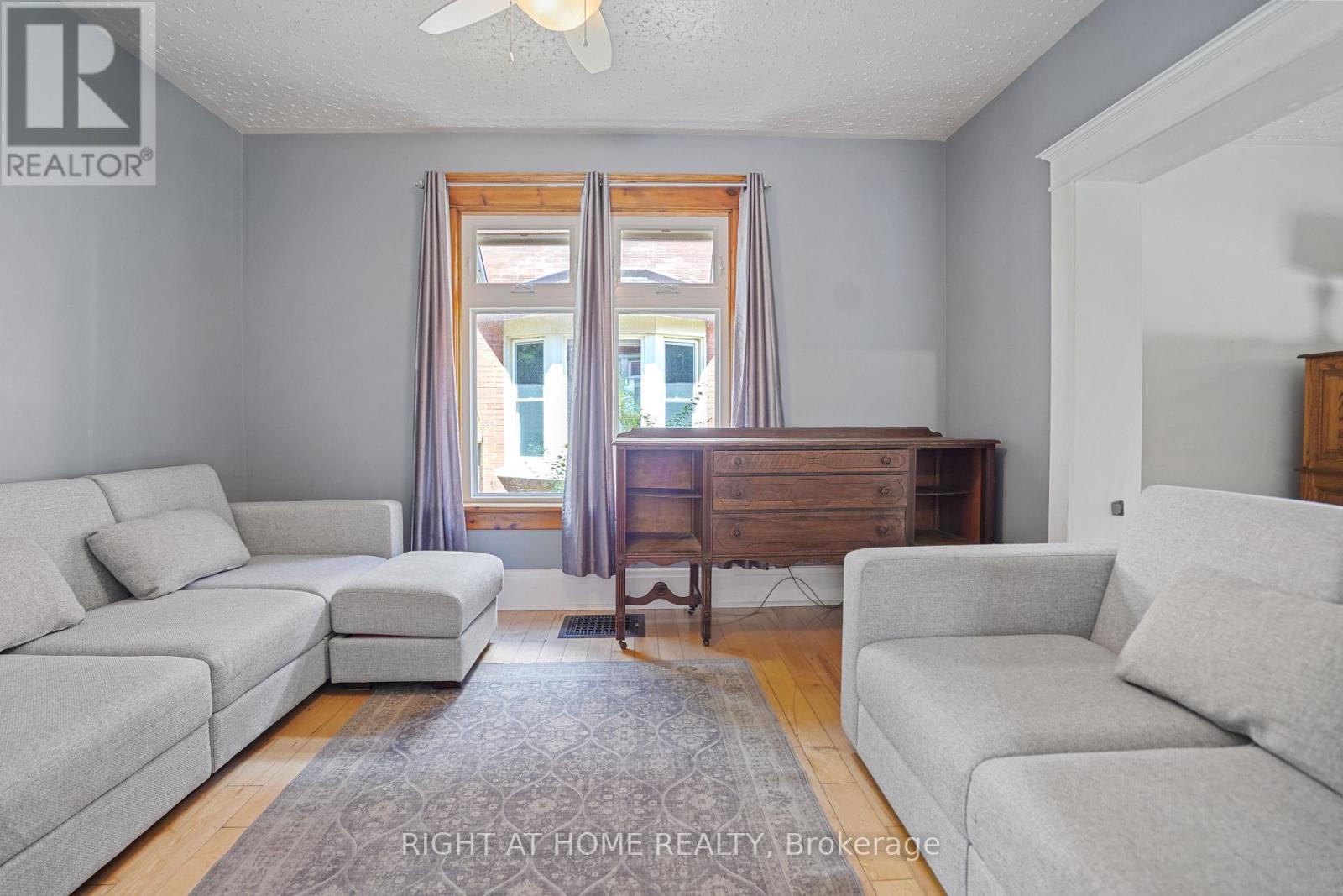 Property at 58 PANDORA AVENUE N image 5