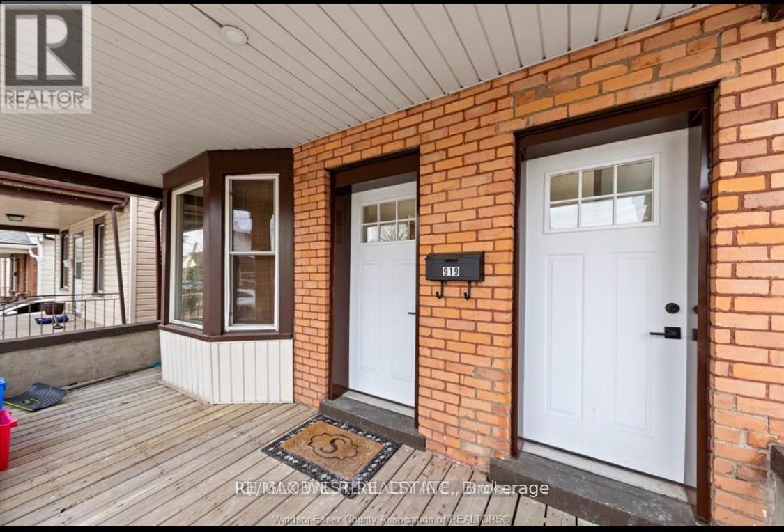 Property at 919 PIERRE AVENUE image 3