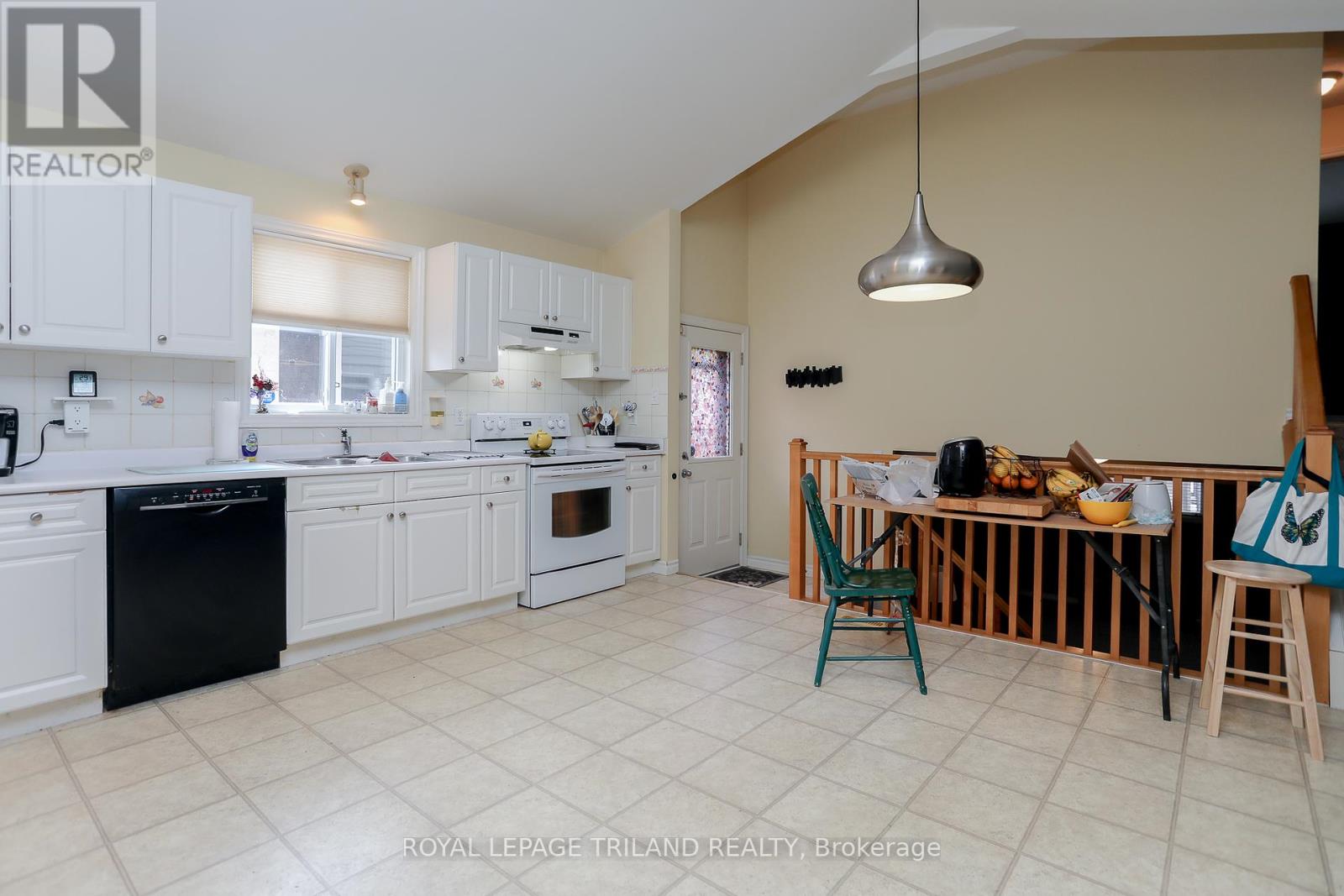6657 Beattie Street, London South (South V), Ontario  N6P 1T8 - Photo 10 - X12283130