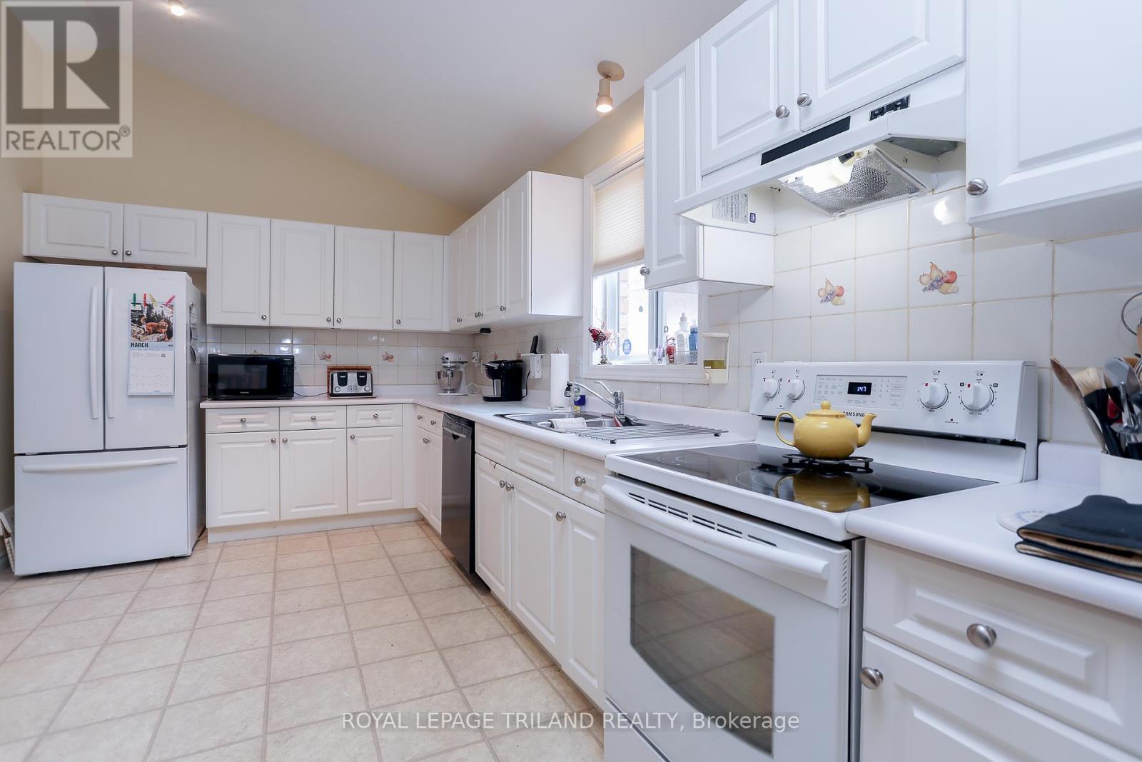 6657 Beattie Street, London South (South V), Ontario  N6P 1T8 - Photo 13 - X12283130