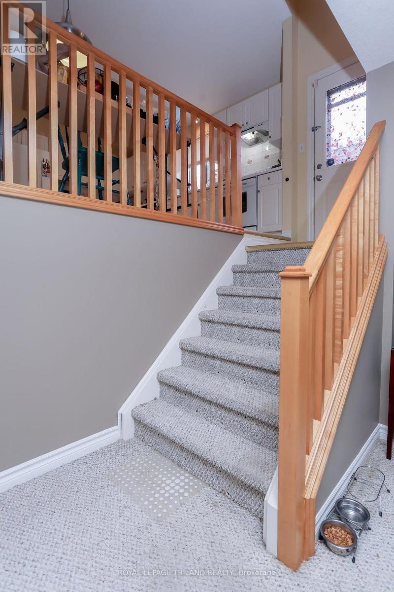 6657 Beattie Street, London South (South V), Ontario  N6P 1T8 - Photo 36 - X12283130