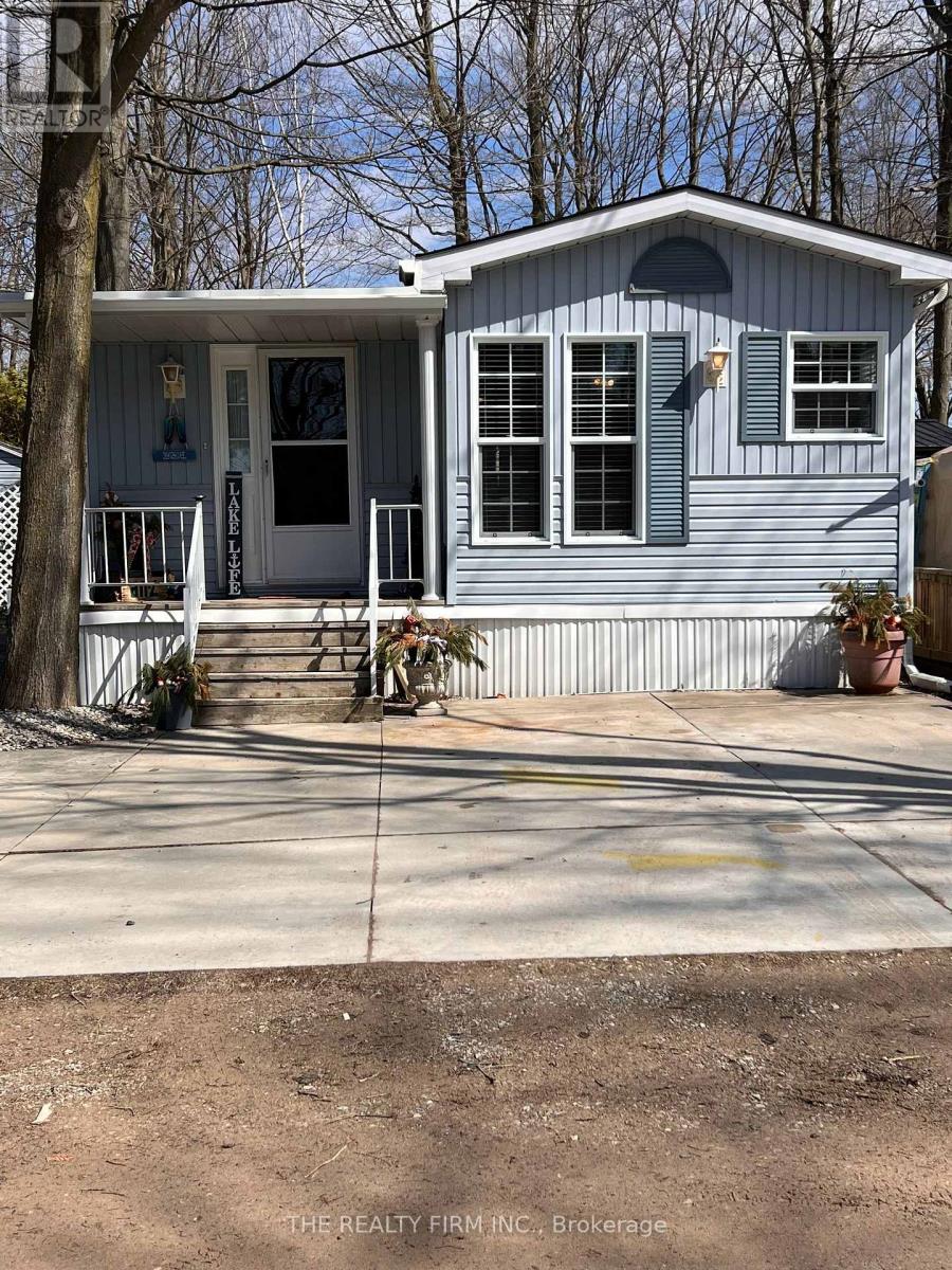 F 51 - 77794 Orchard Line, Central Huron, Ontario  N0M 1G0 - Photo 1 - X12283163