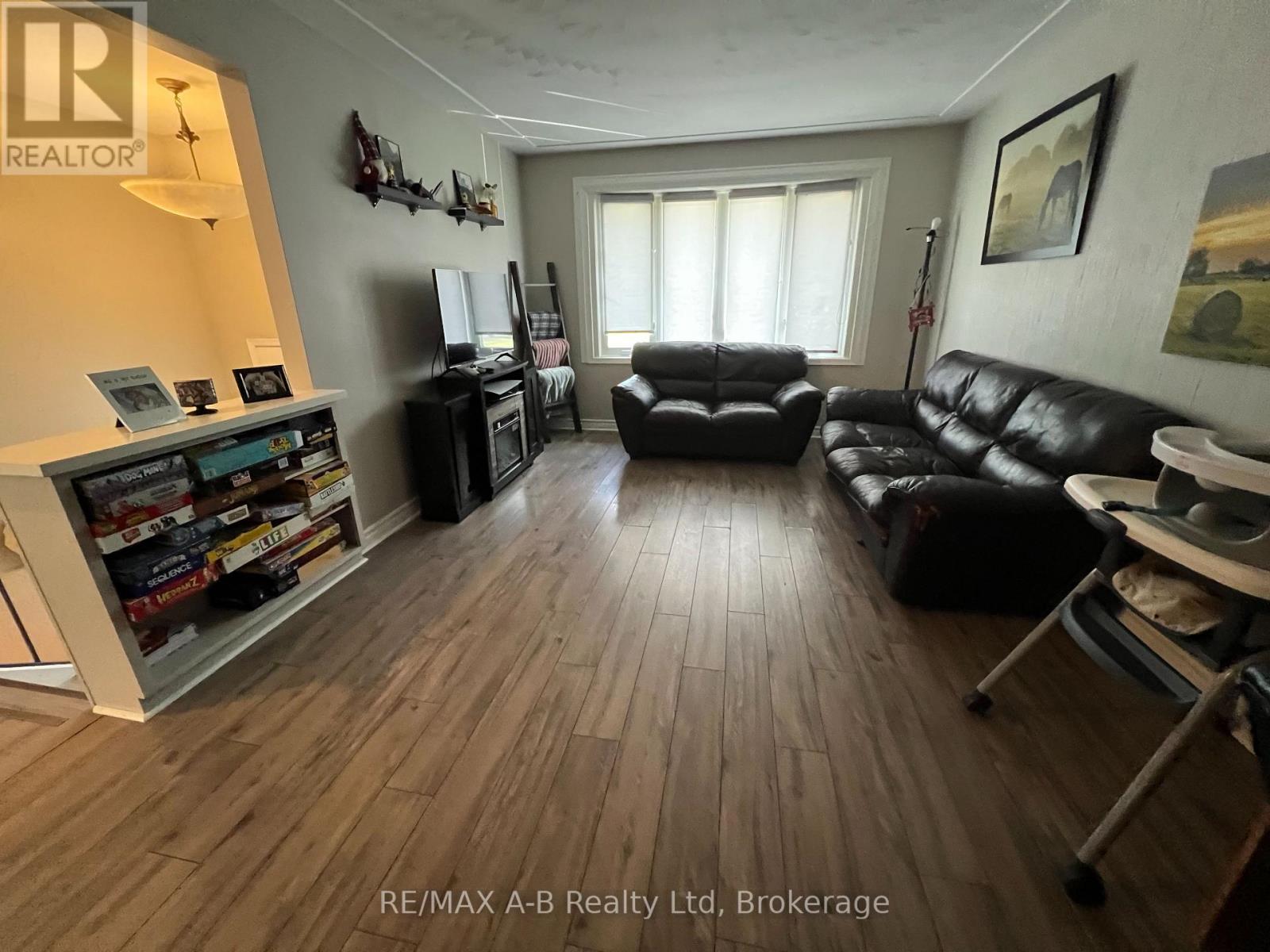 74 Adam Street, East Zorra-Tavistock, Ontario  N0B 2R0 - Photo 8 - X12148689