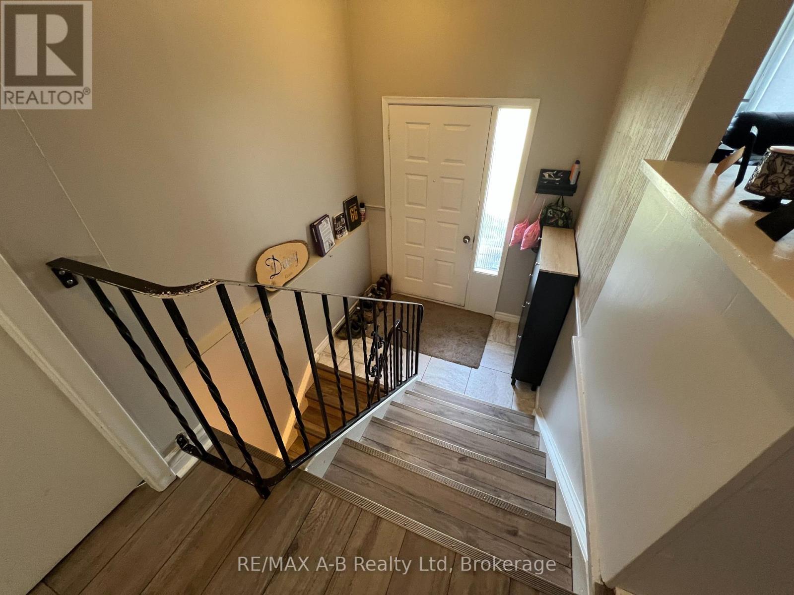 74 Adam Street, East Zorra-Tavistock, Ontario  N0B 2R0 - Photo 5 - X12148689