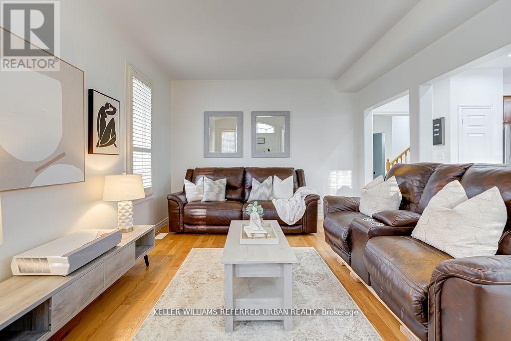 Property at 2 THISTLEDOWN CRESCENT image 5