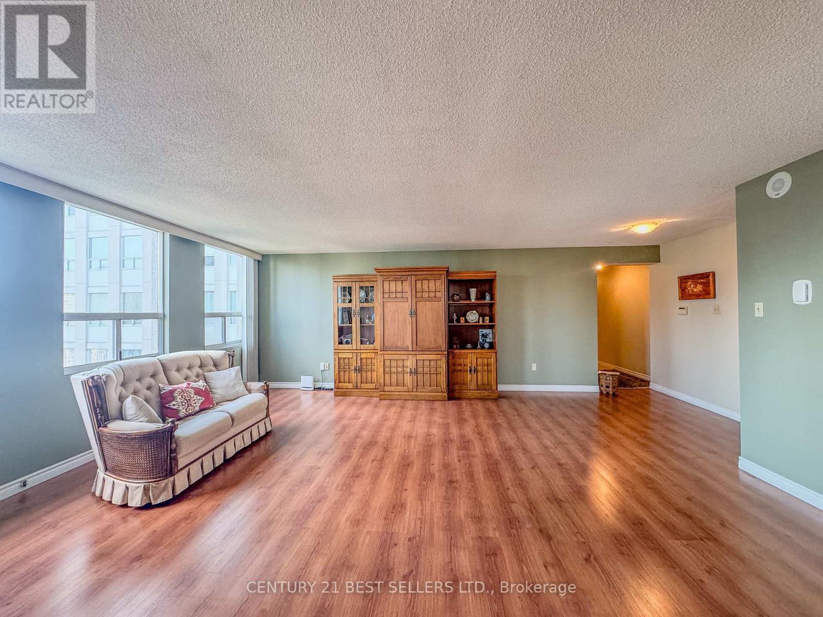 Property at 1803 - 3650 KANEFF CRESCENT image 2