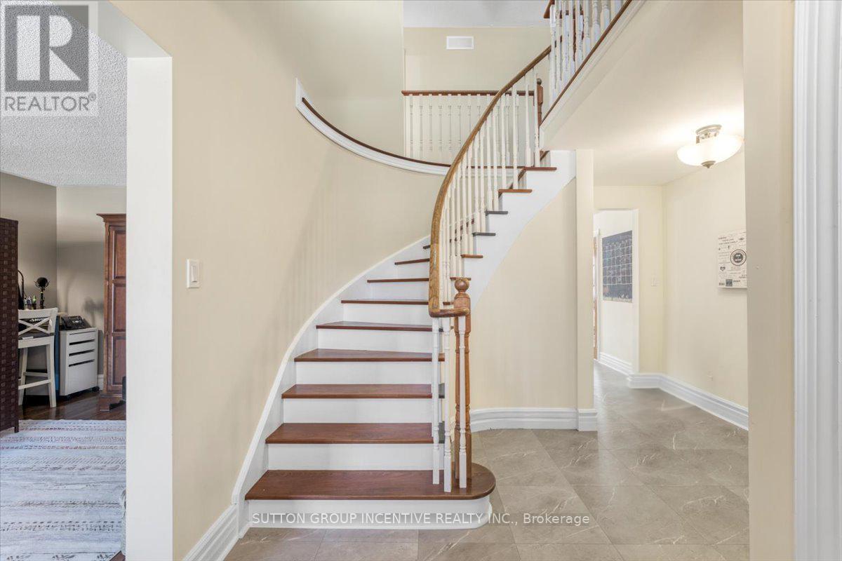 Property at 9 TOWER COURT image 3