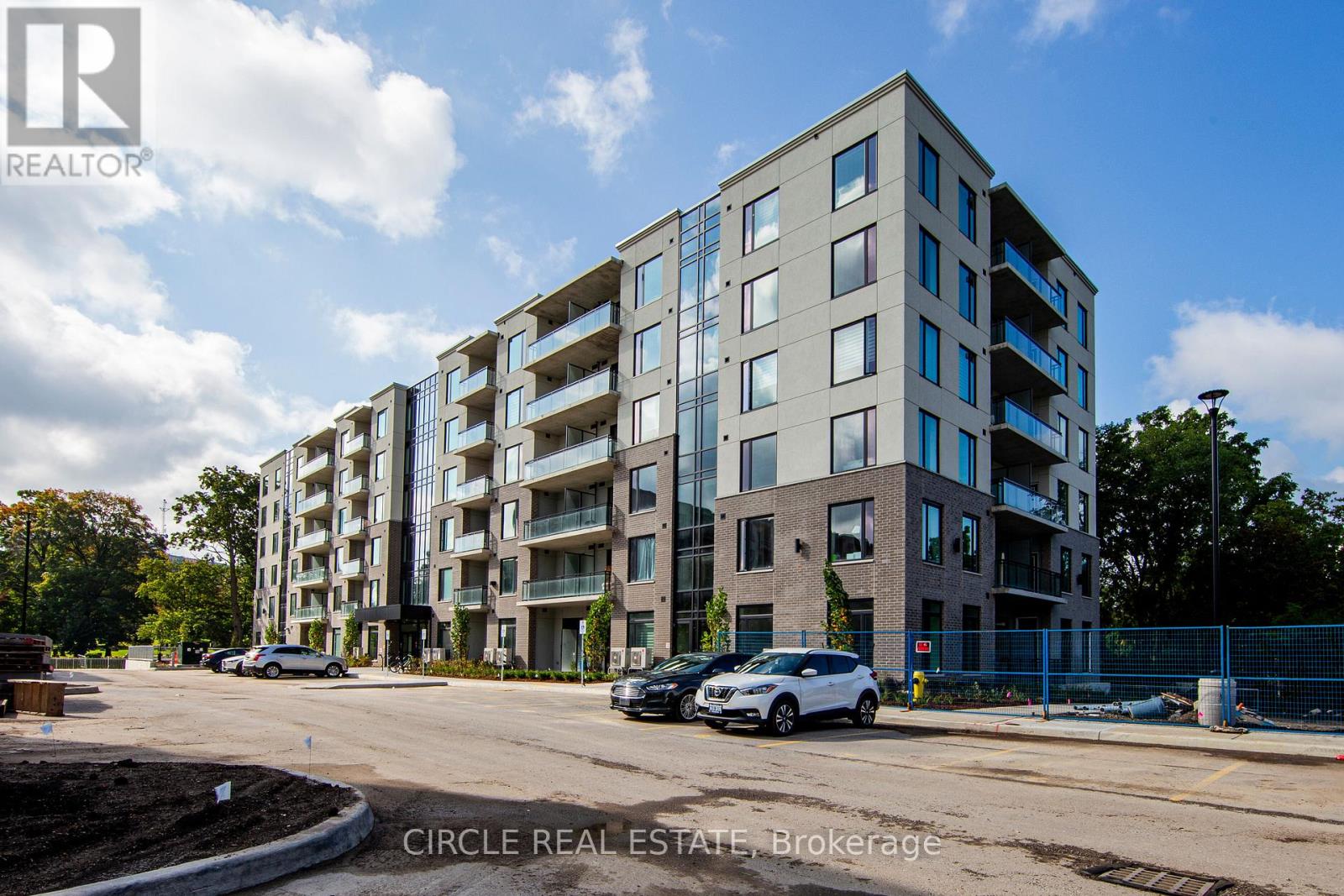 607 - 103 Roger Street, Waterloo, Ontario  N2J 1A4 - Photo 1 - X12282952