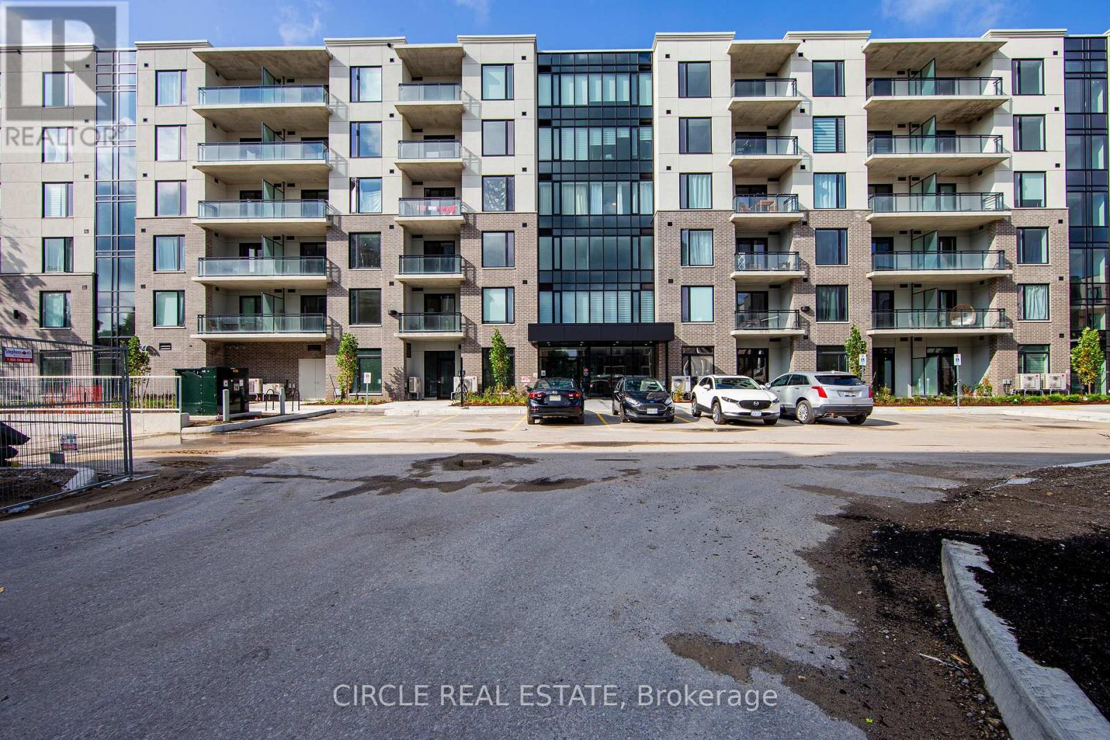 607 - 103 Roger Street, Waterloo, Ontario  N2J 1A4 - Photo 2 - X12282952