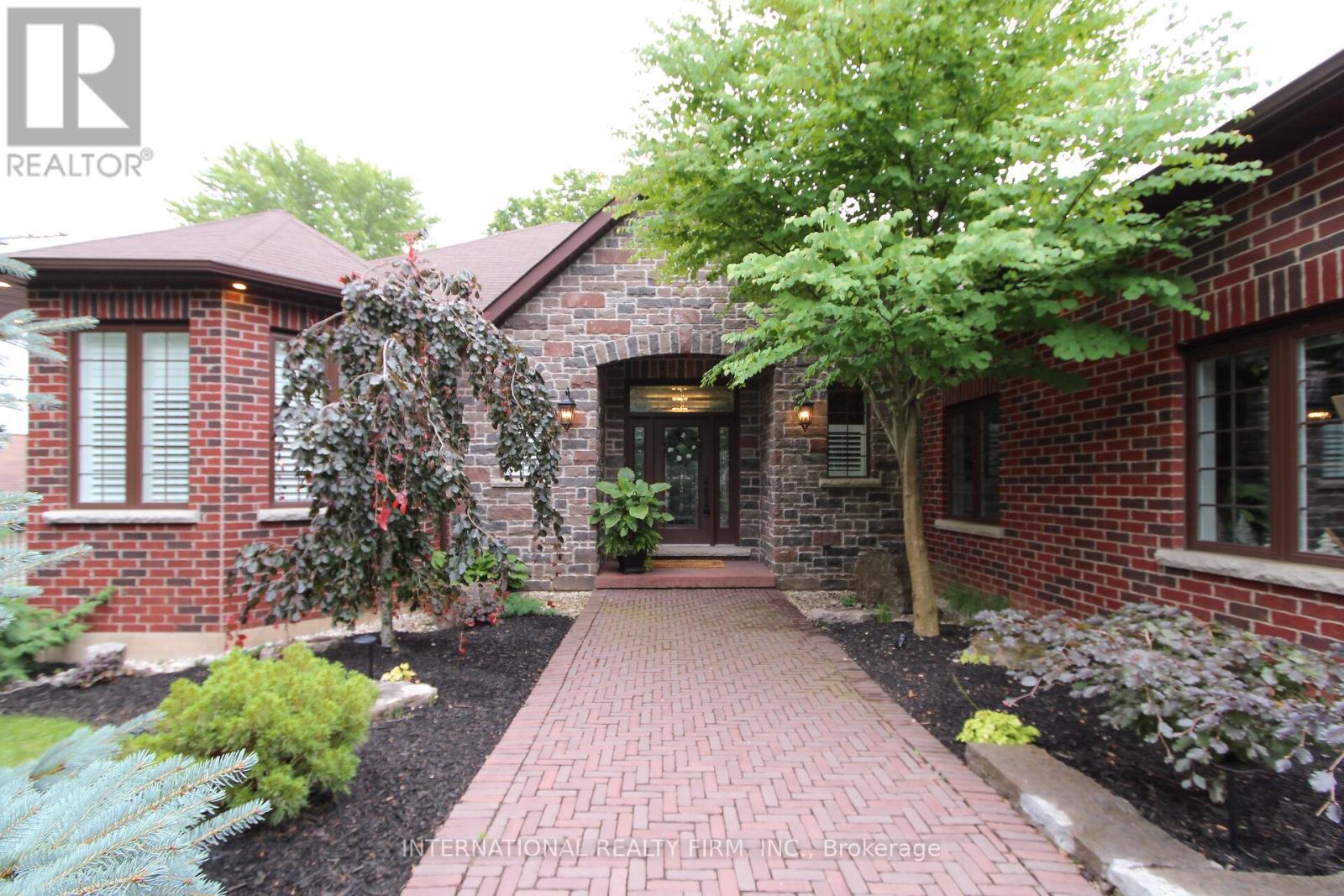 Property at 38 BRIAN BOULEVARD image 4