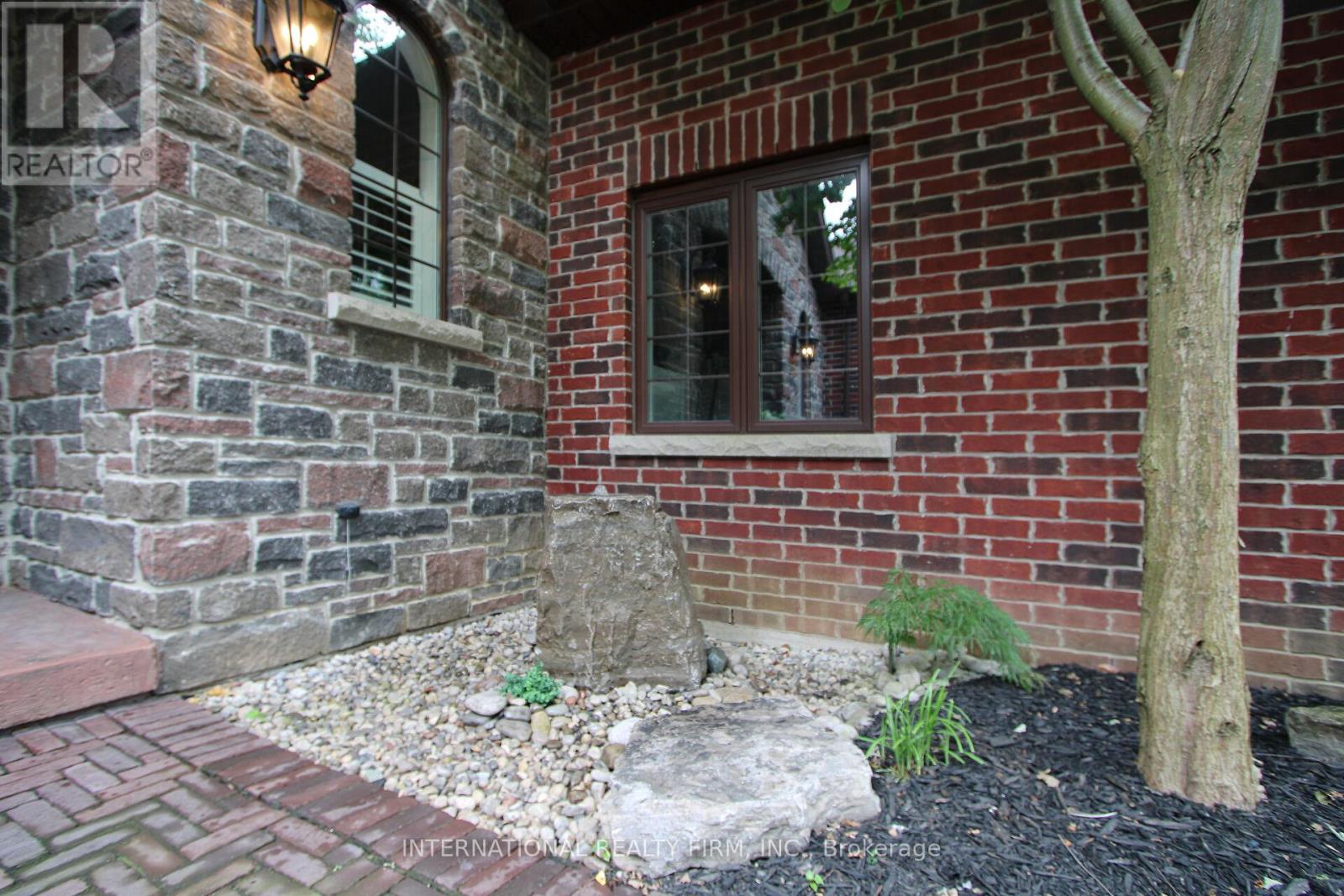 Property at 38 BRIAN BOULEVARD image 5