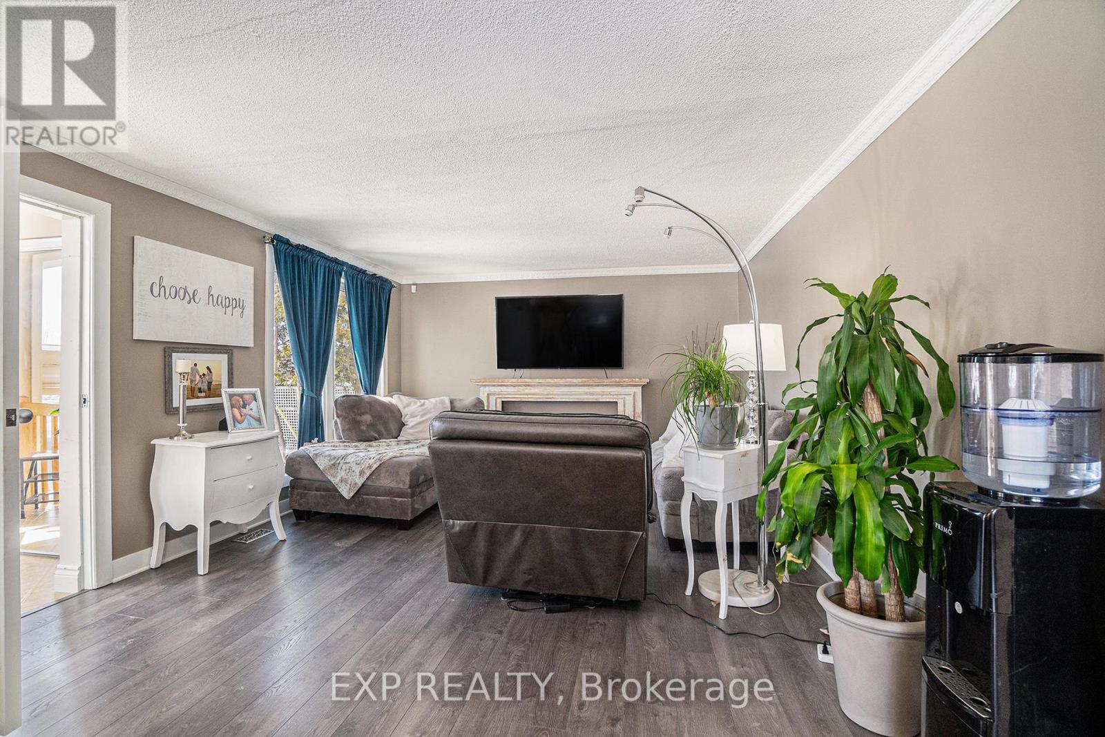 2147 Mer Bleue Road, Ottawa, Ontario  K4A 3T9 - Photo 4 - X12283208
