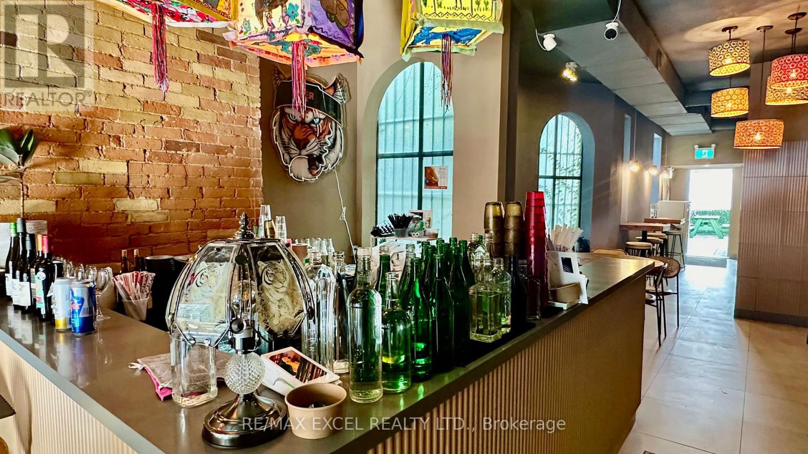 Main - 74 Gerrard Street E, Toronto, Ontario  M5B 1G6 - Photo 2 - C12283149