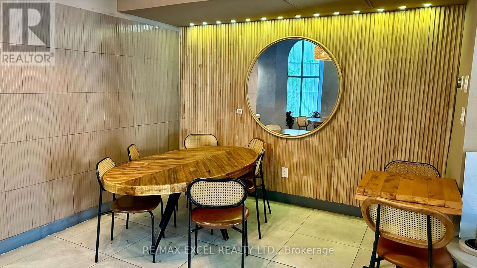 Main - 74 Gerrard Street E, Toronto, Ontario  M5B 1G6 - Photo 5 - C12283149