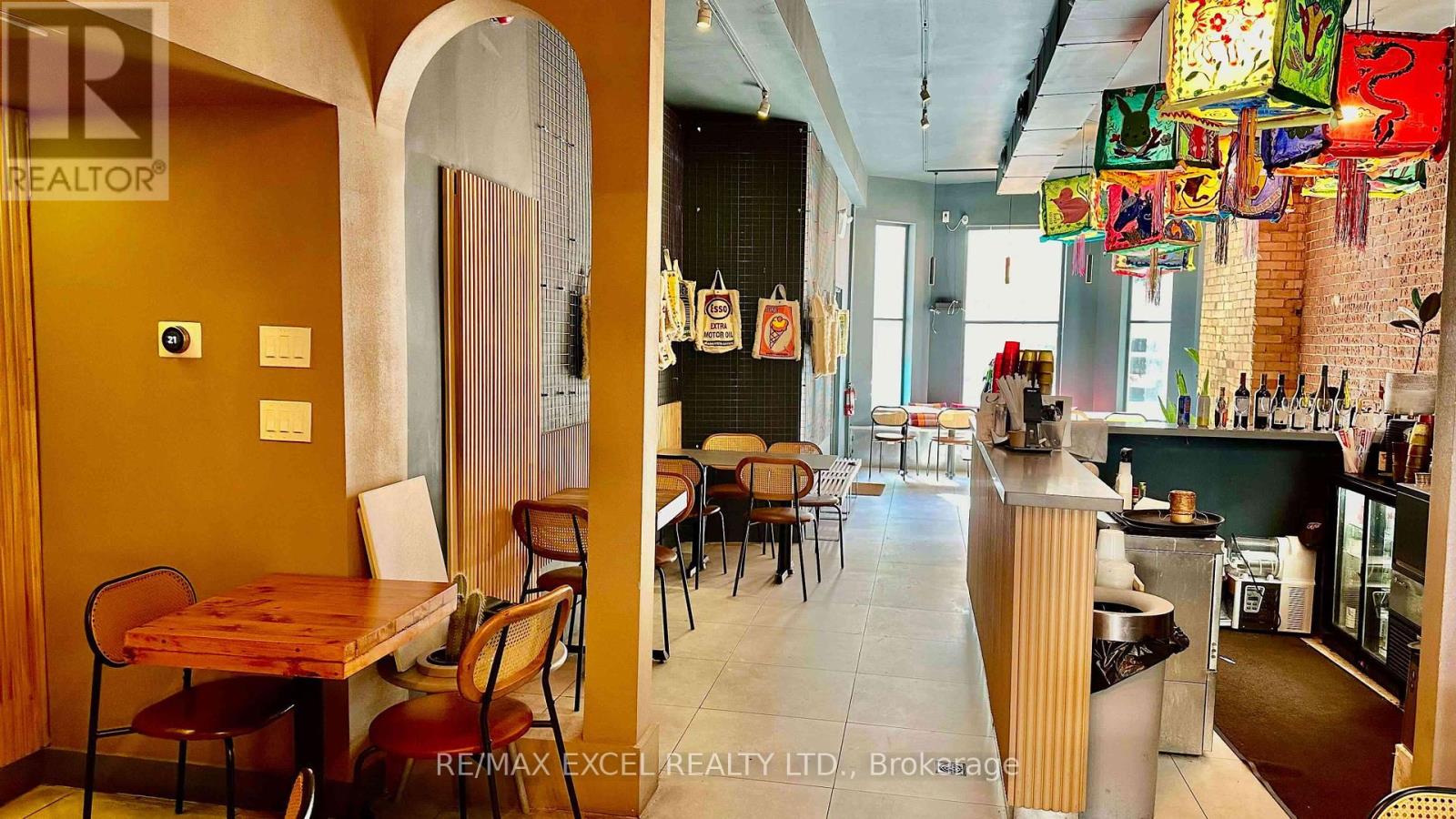 Main - 74 Gerrard Street E, Toronto, Ontario  M5B 1G6 - Photo 6 - C12283149