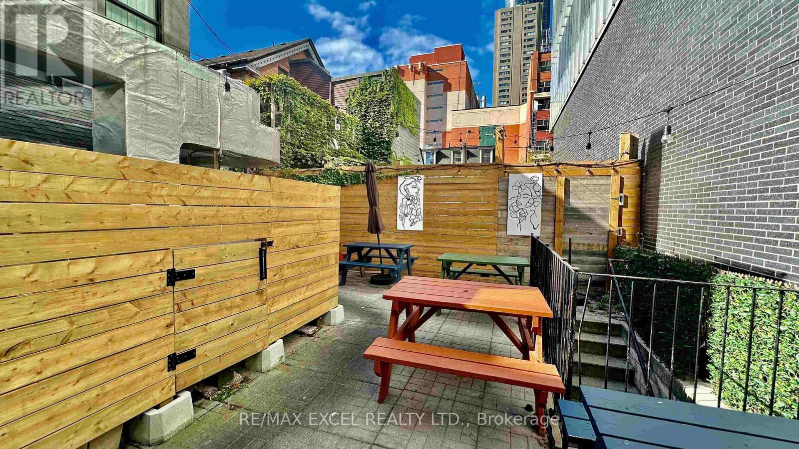 Main - 74 Gerrard Street E, Toronto, Ontario  M5B 1G6 - Photo 9 - C12283149